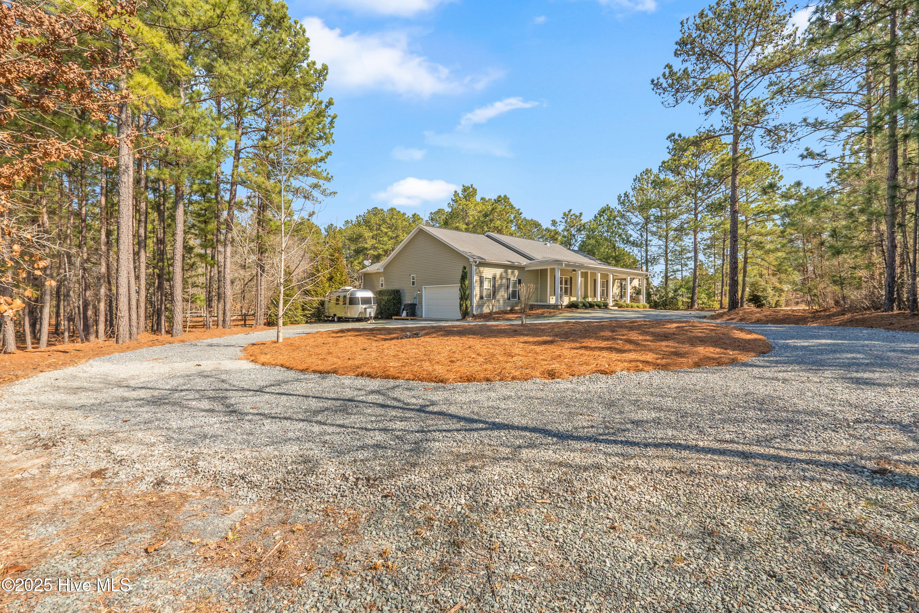 303 Queens Cove Way