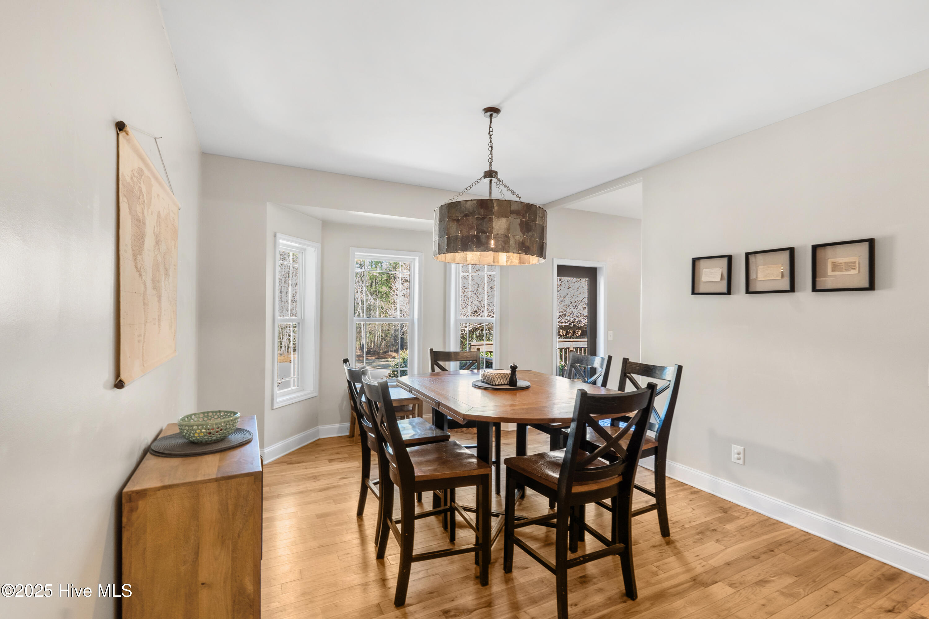 303 Queens Cove Way