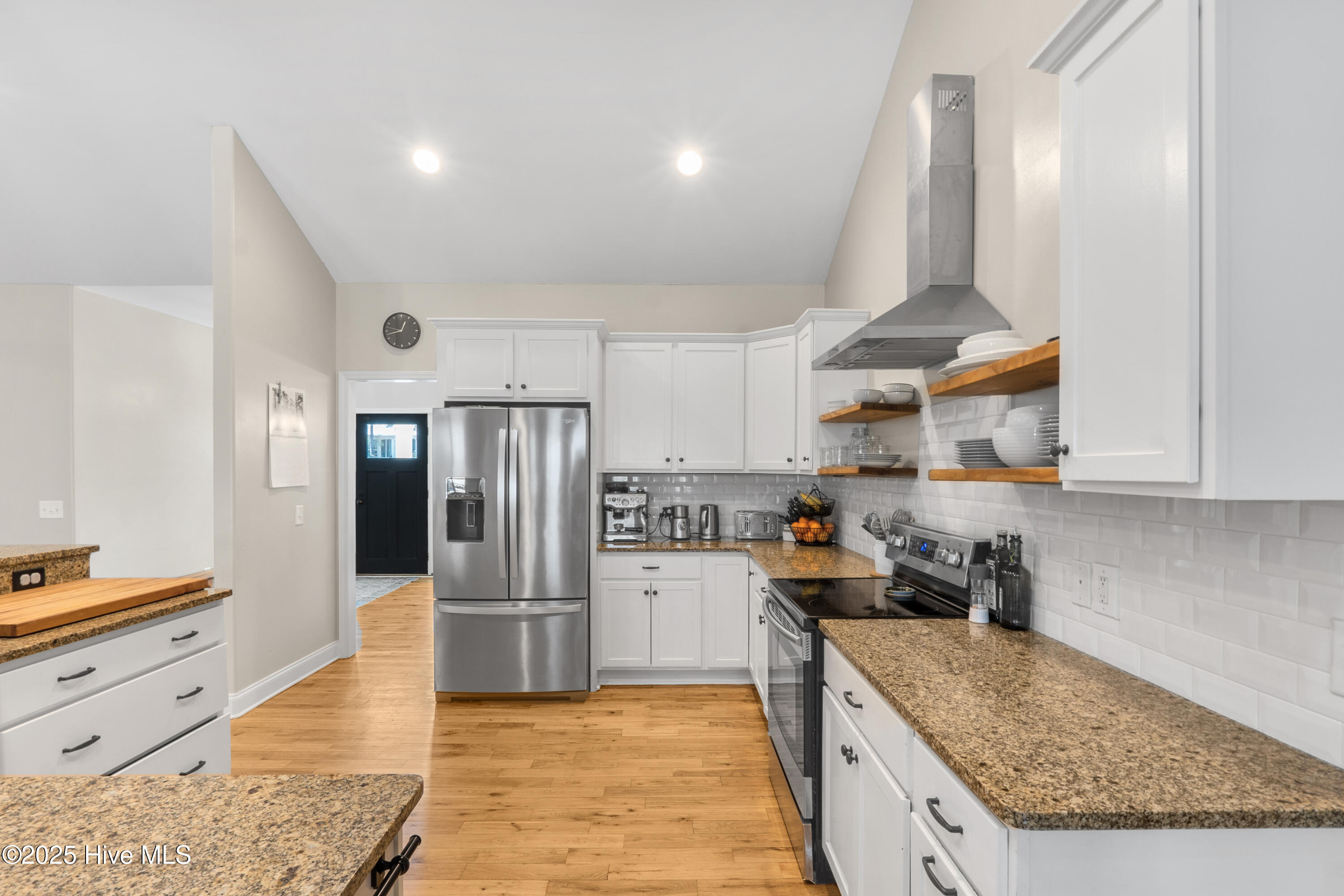 303 Queens Cove Way