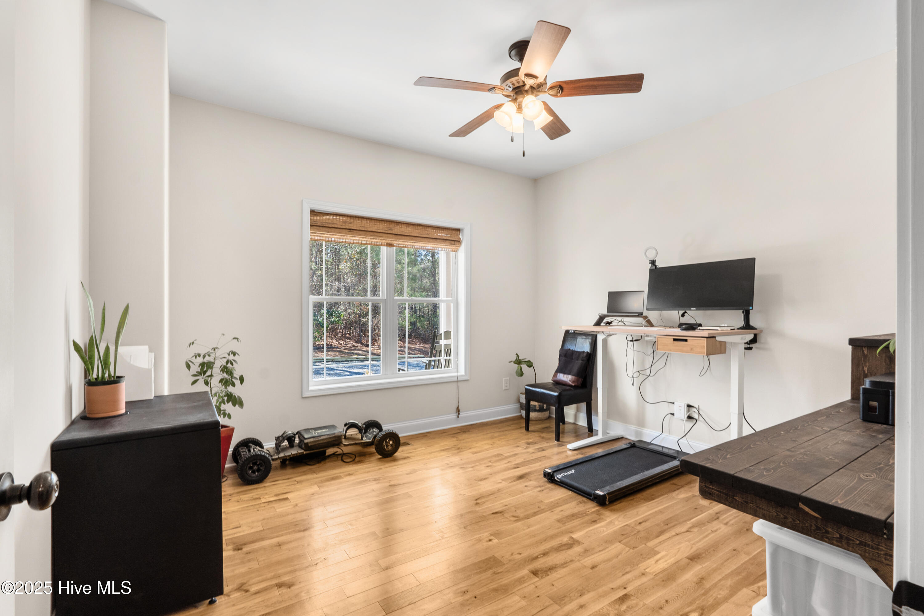 303 Queens Cove Way