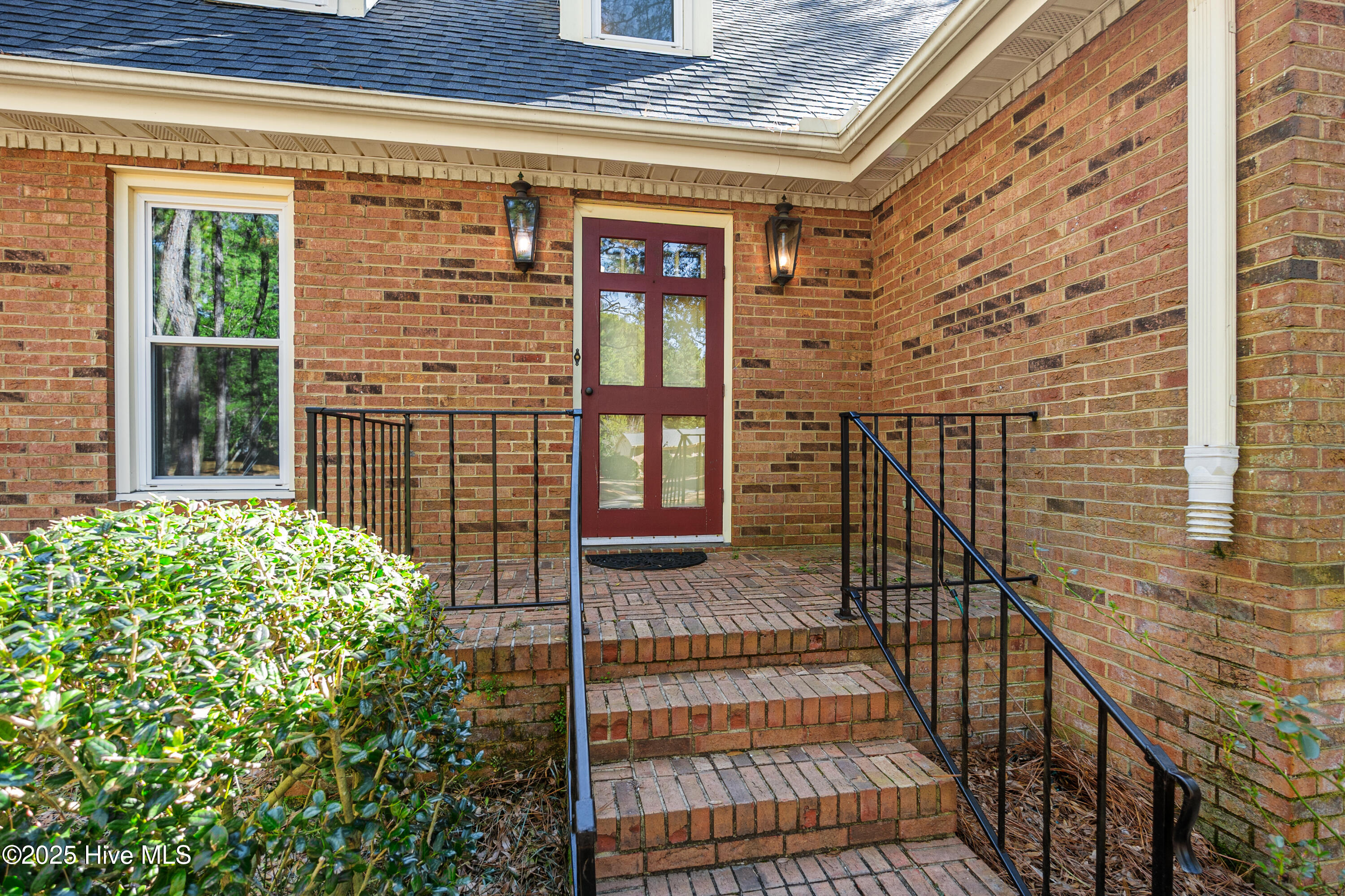 906 Robinwood Road