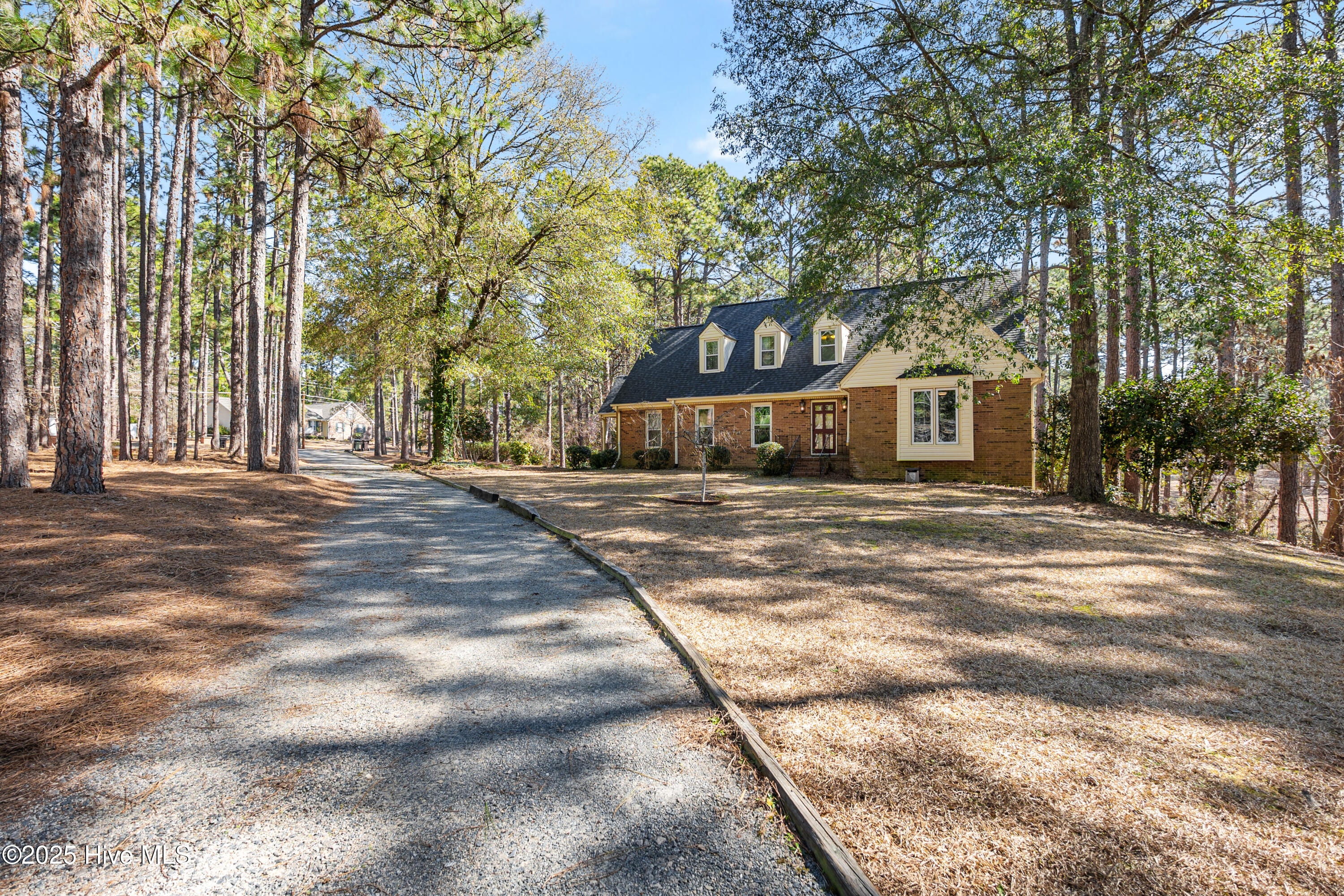 906 Robinwood Road