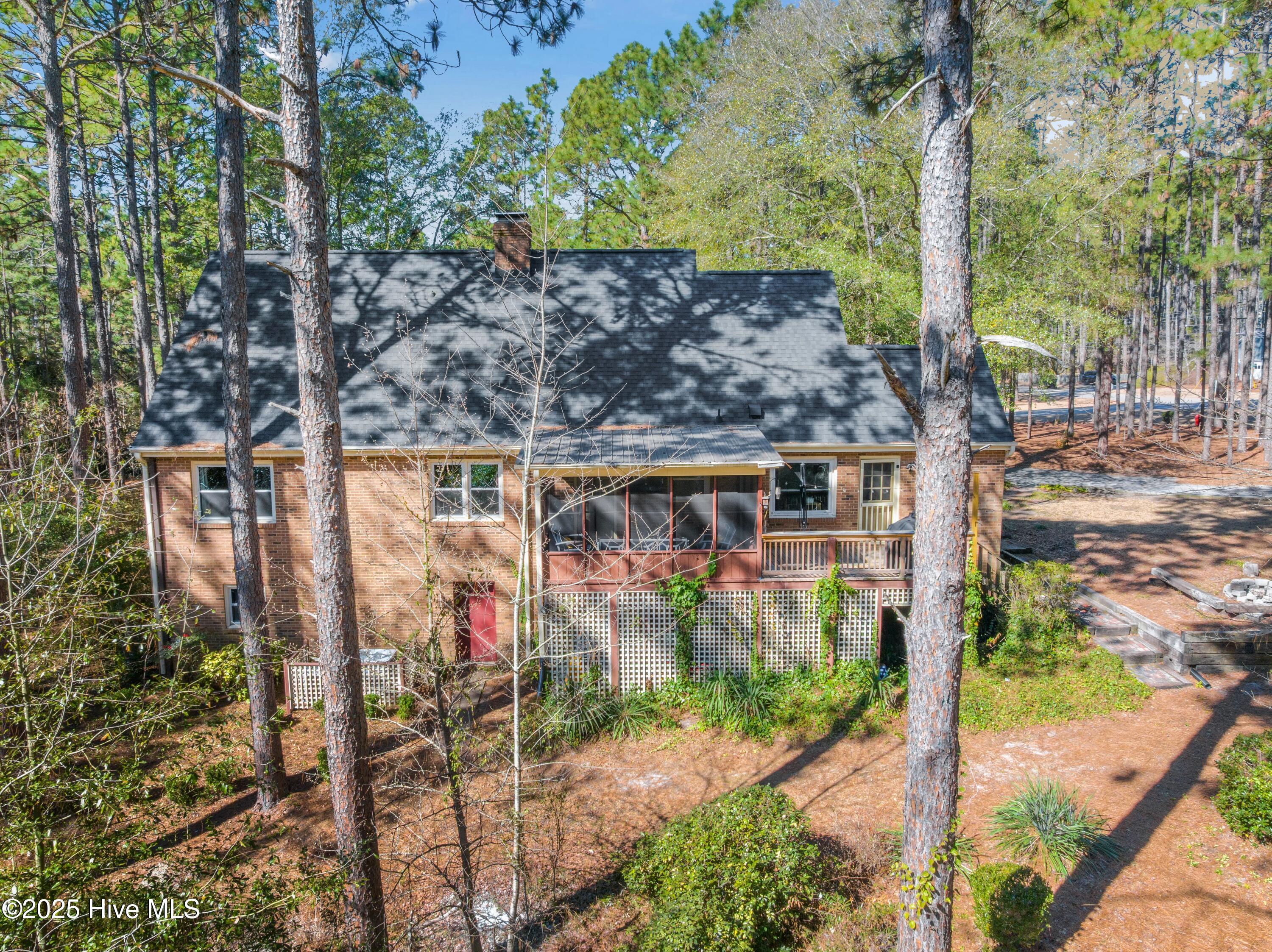906 Robinwood Road