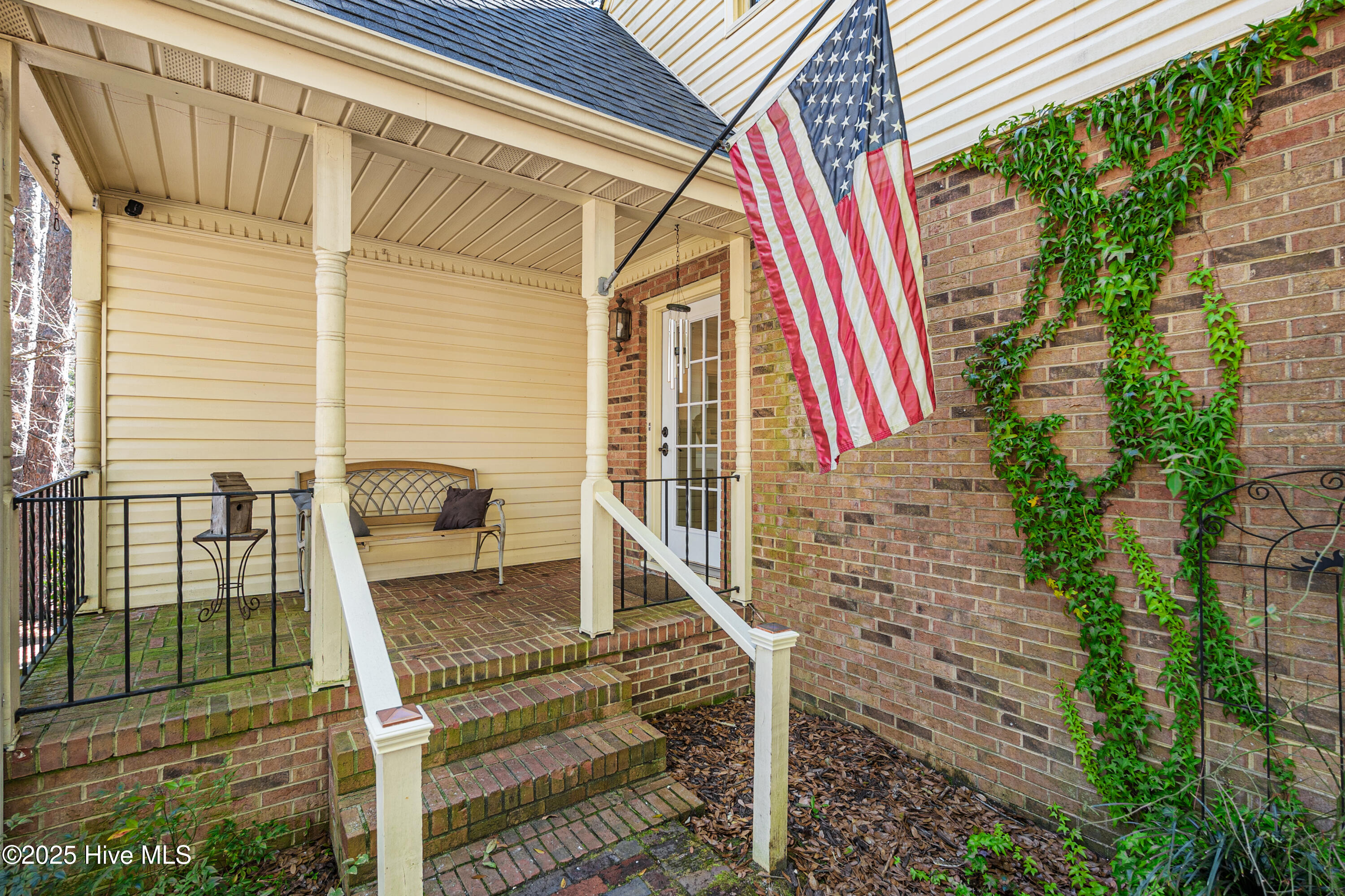906 Robinwood Road