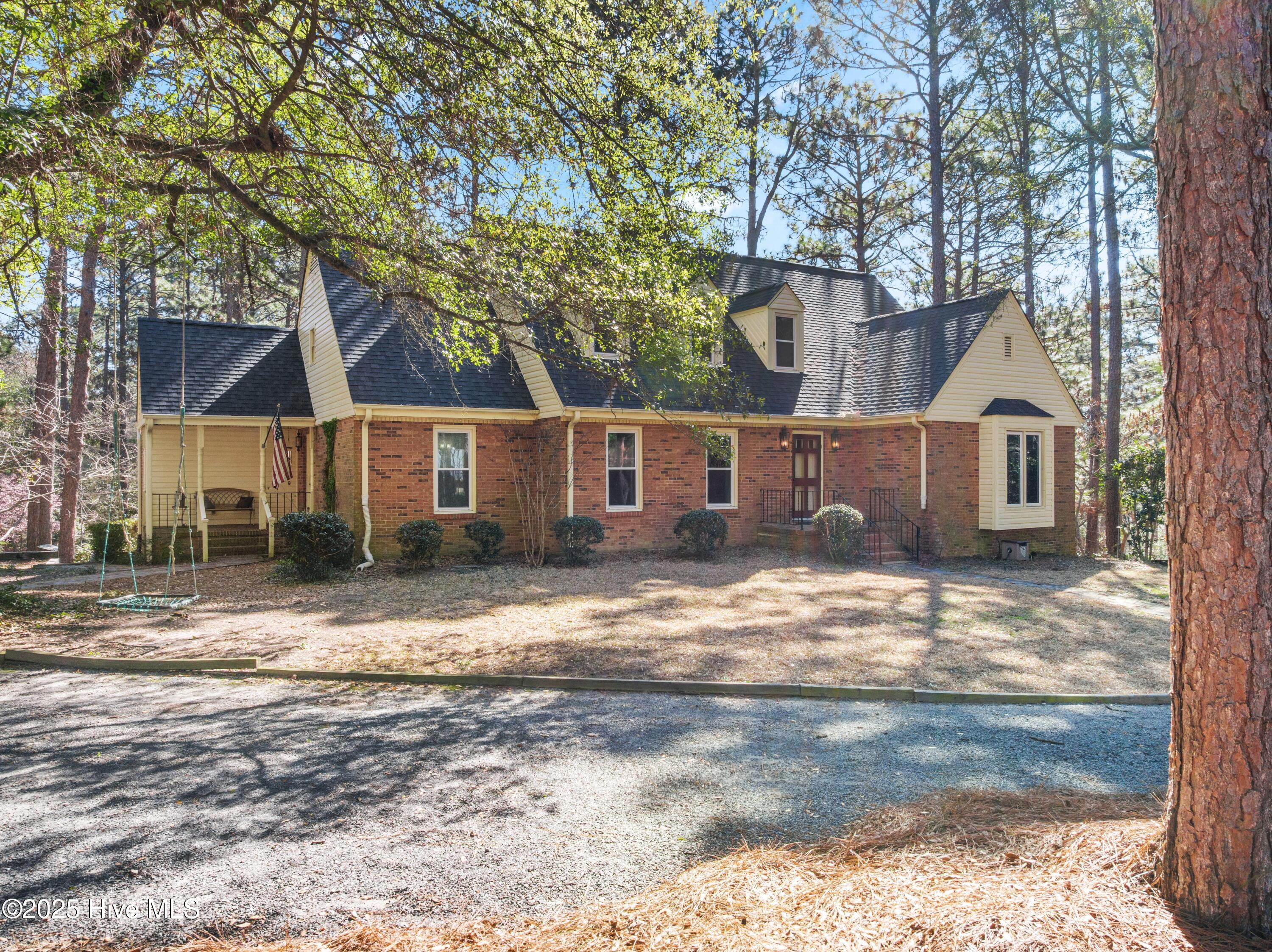 906 Robinwood Road