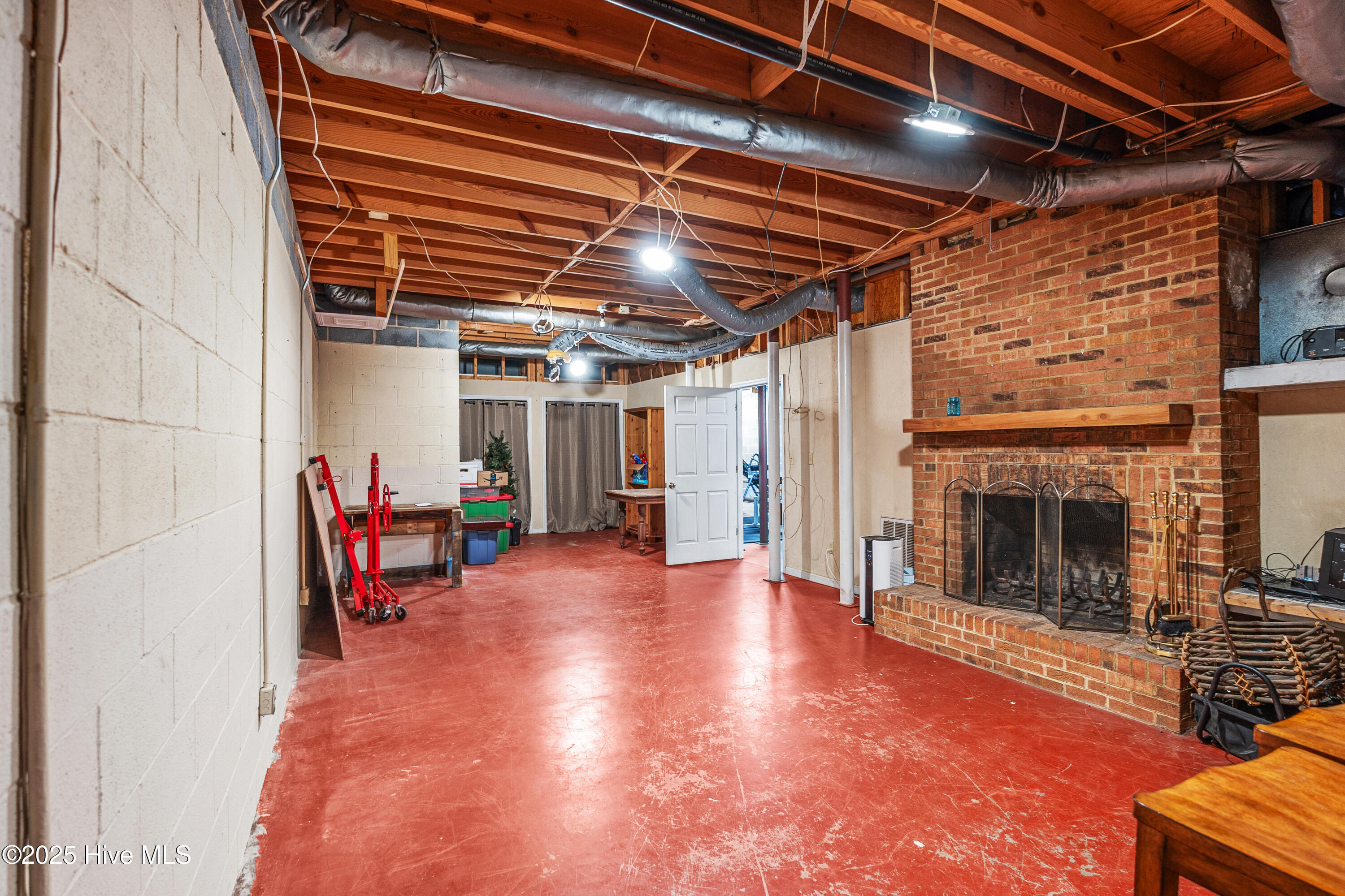 906 Robinwood Road