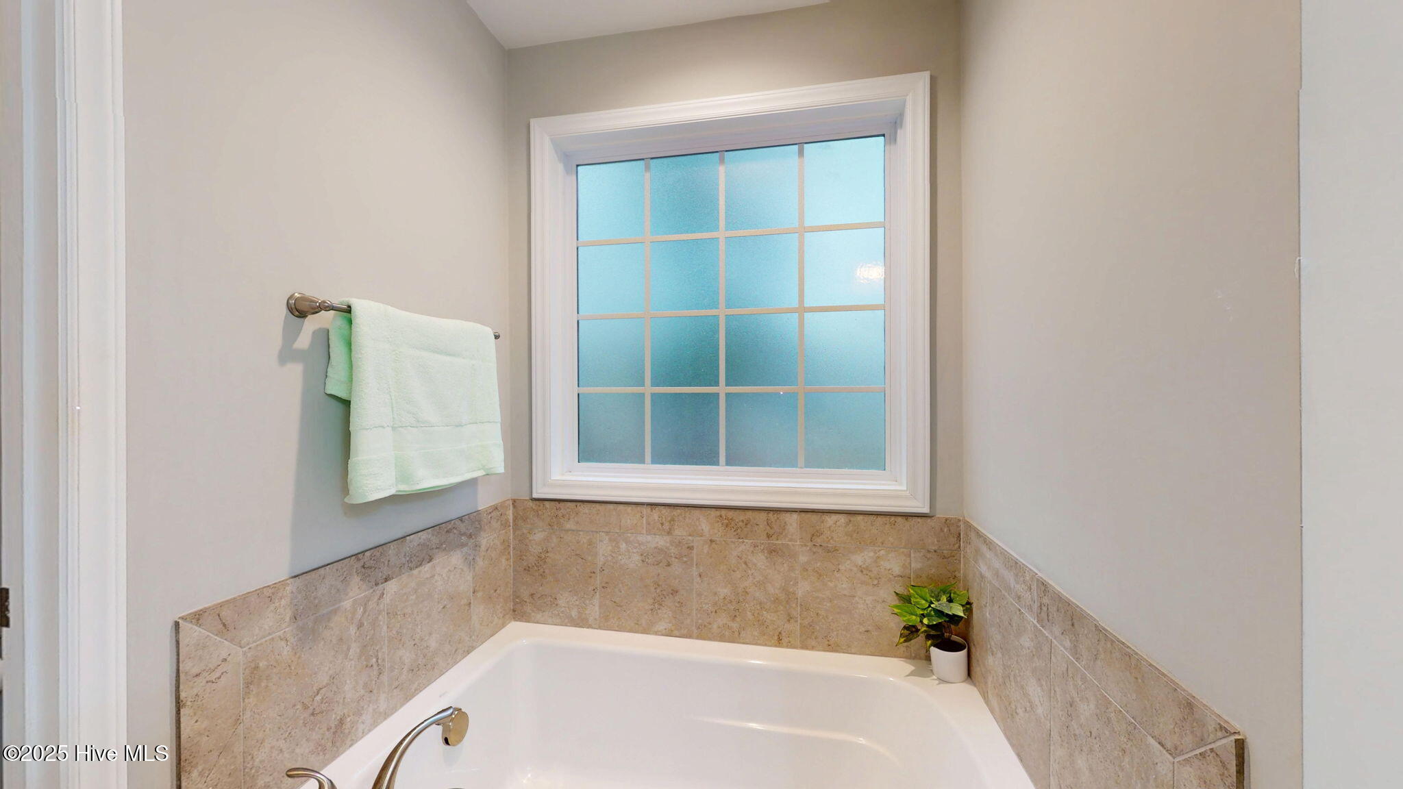 2501 Rhinestone Drive