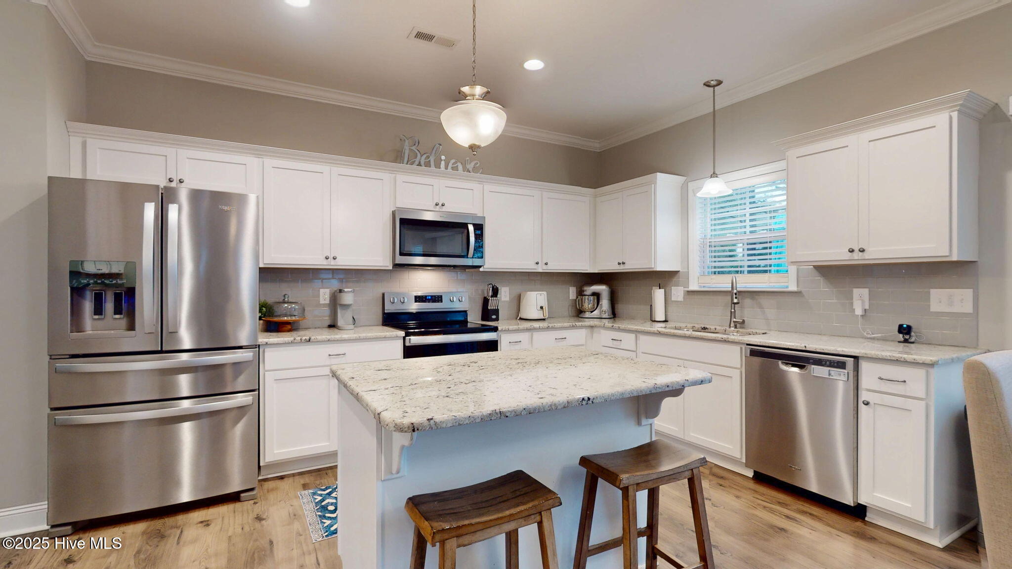 2501 Rhinestone Drive