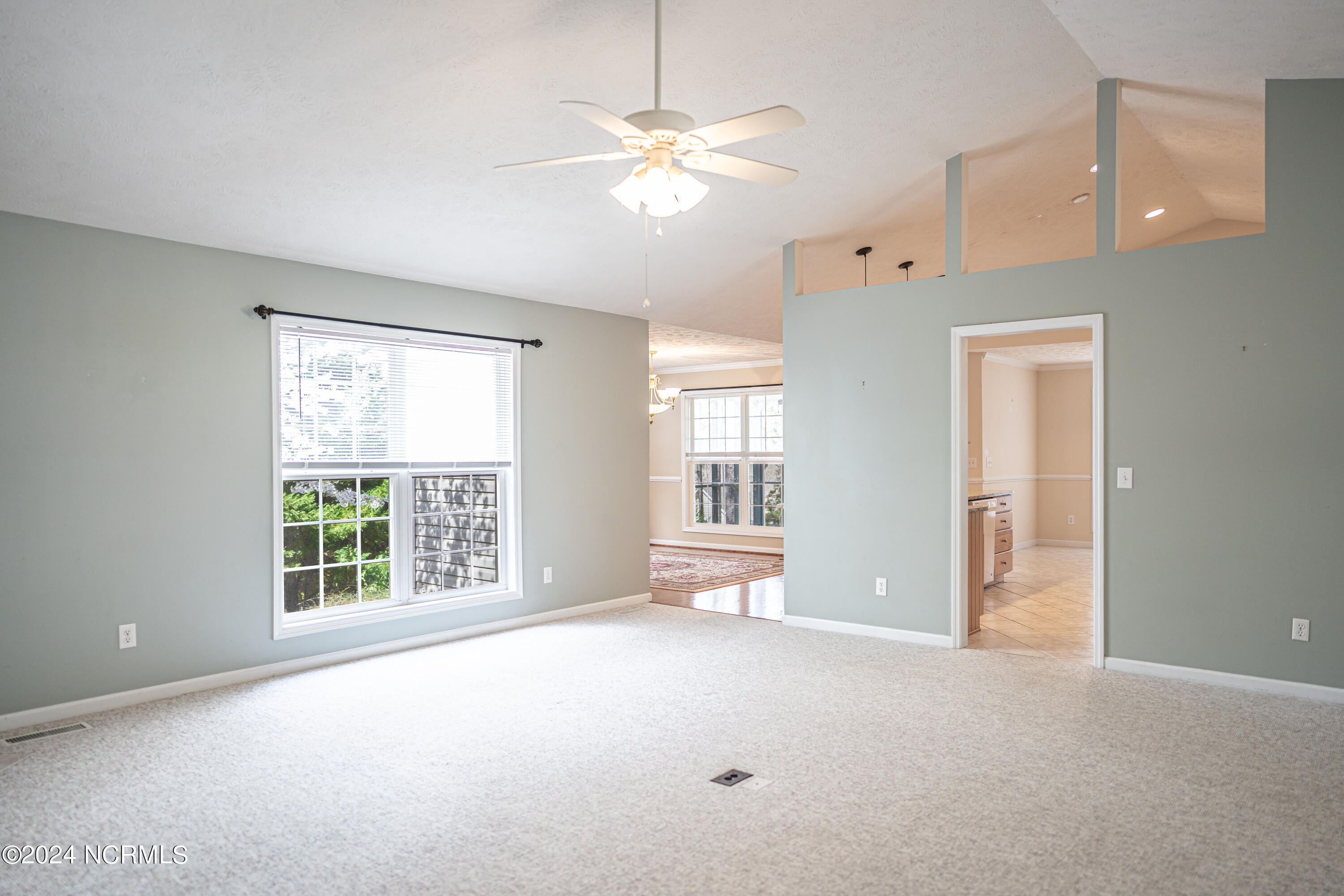 30 Bedford Circle