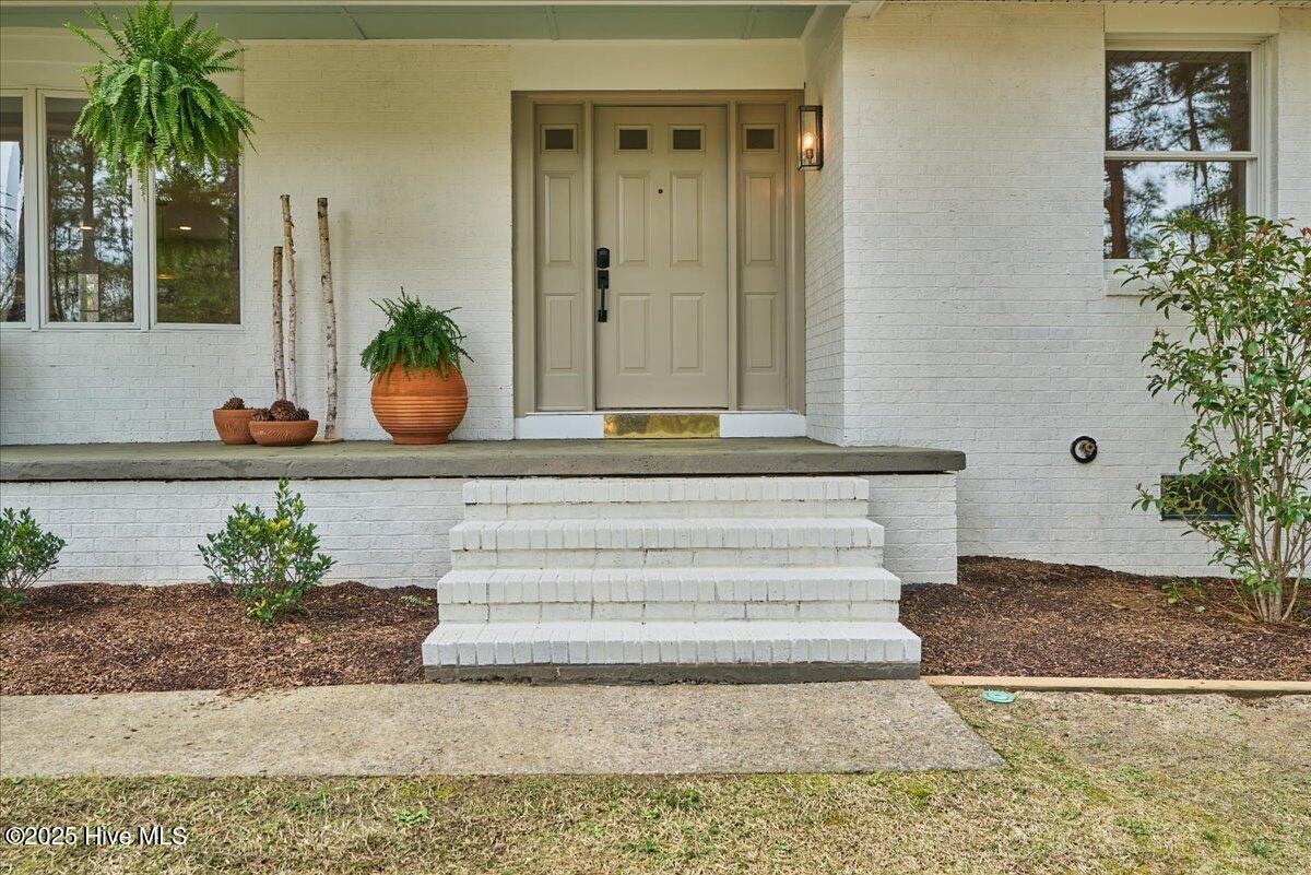 409 Stornoway Drive