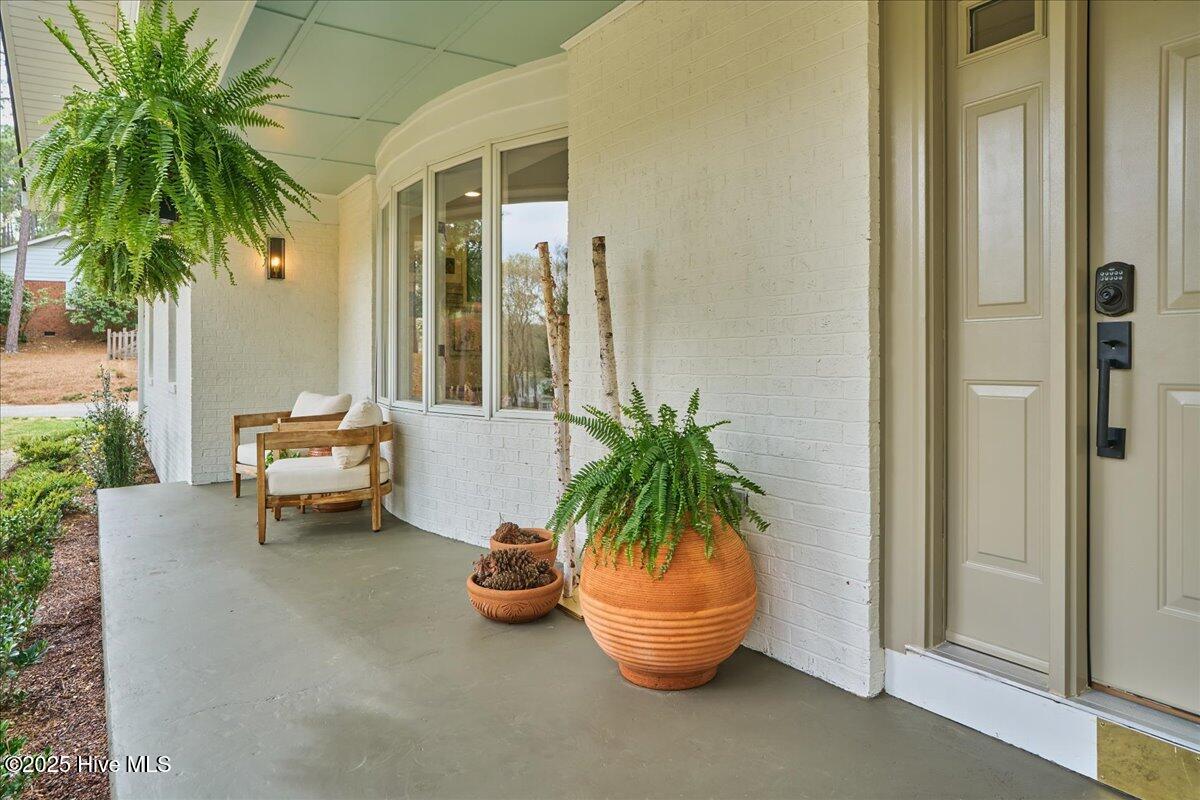 409 Stornoway Drive