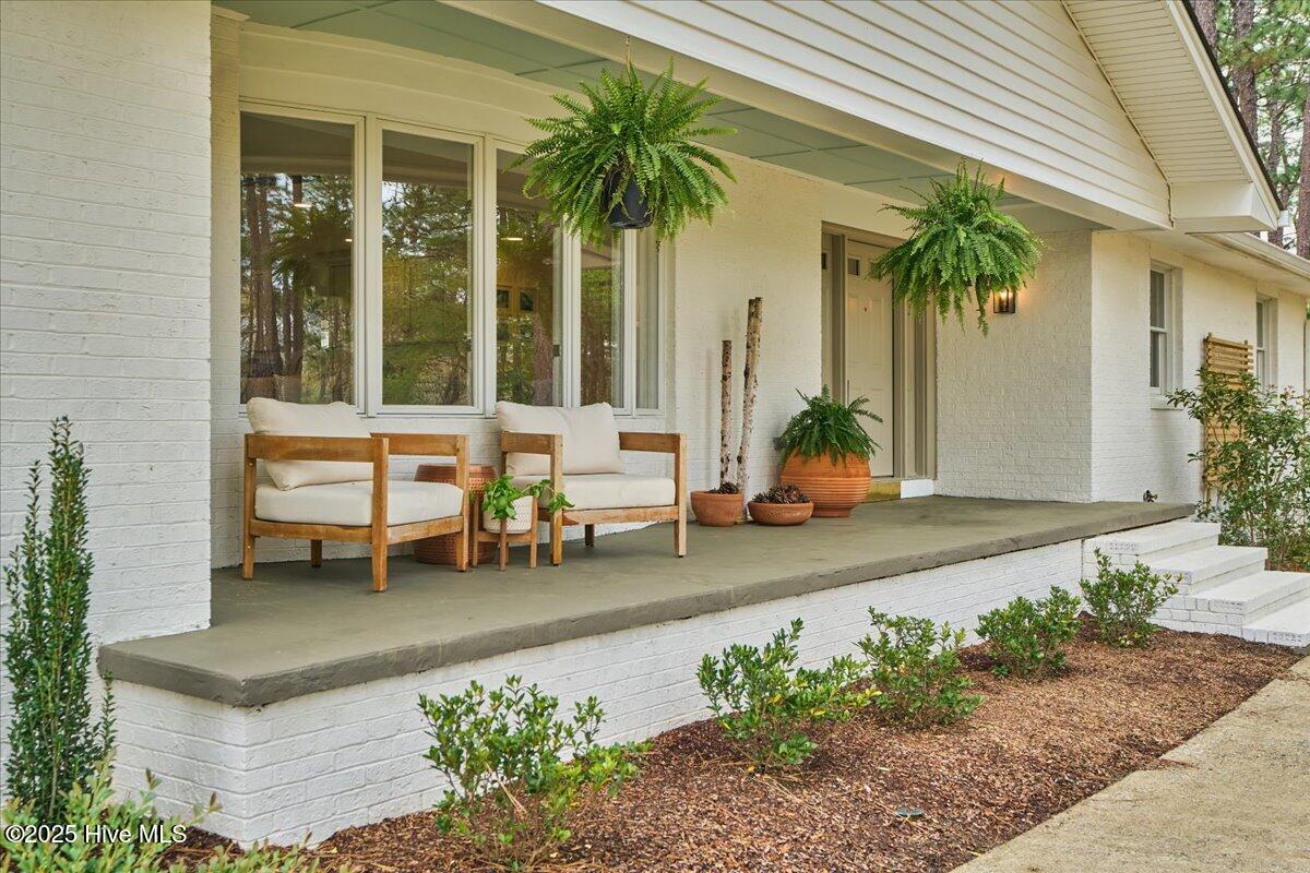 409 Stornoway Drive