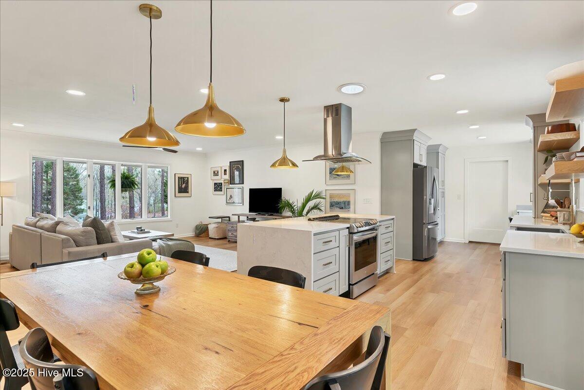 409 Stornoway Drive