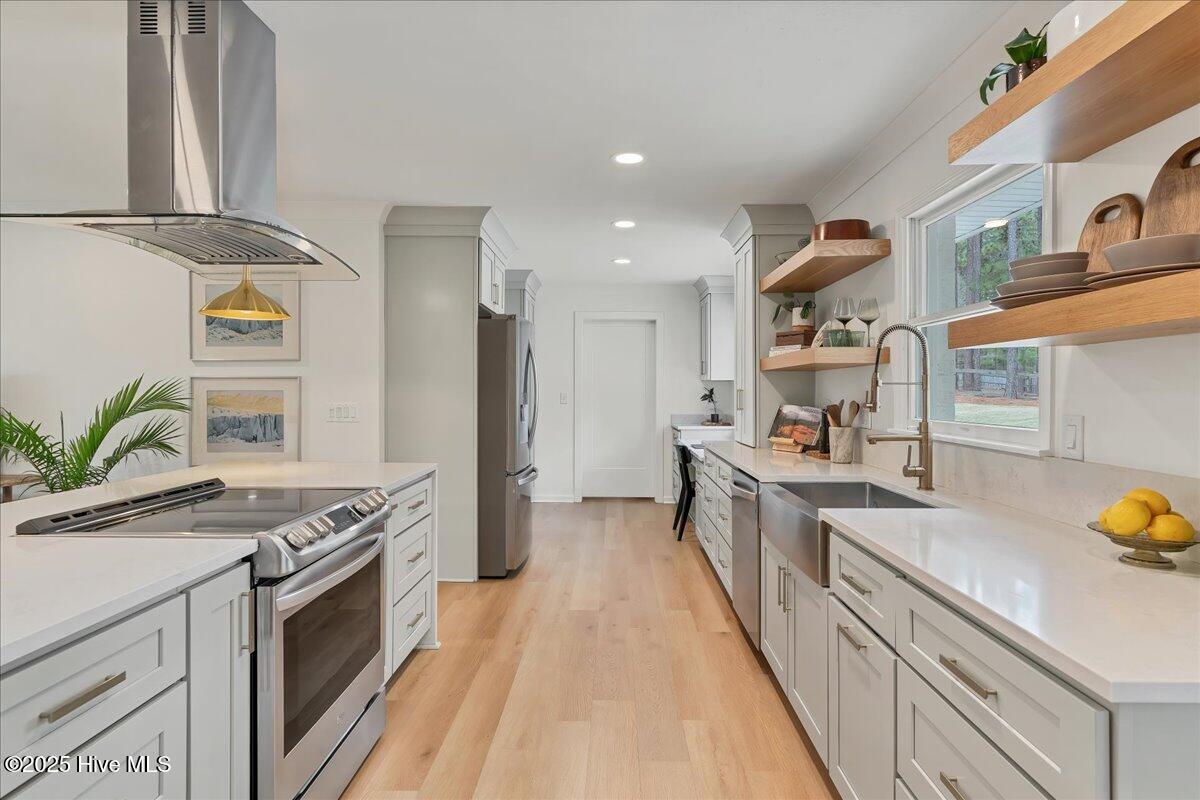 409 Stornoway Drive