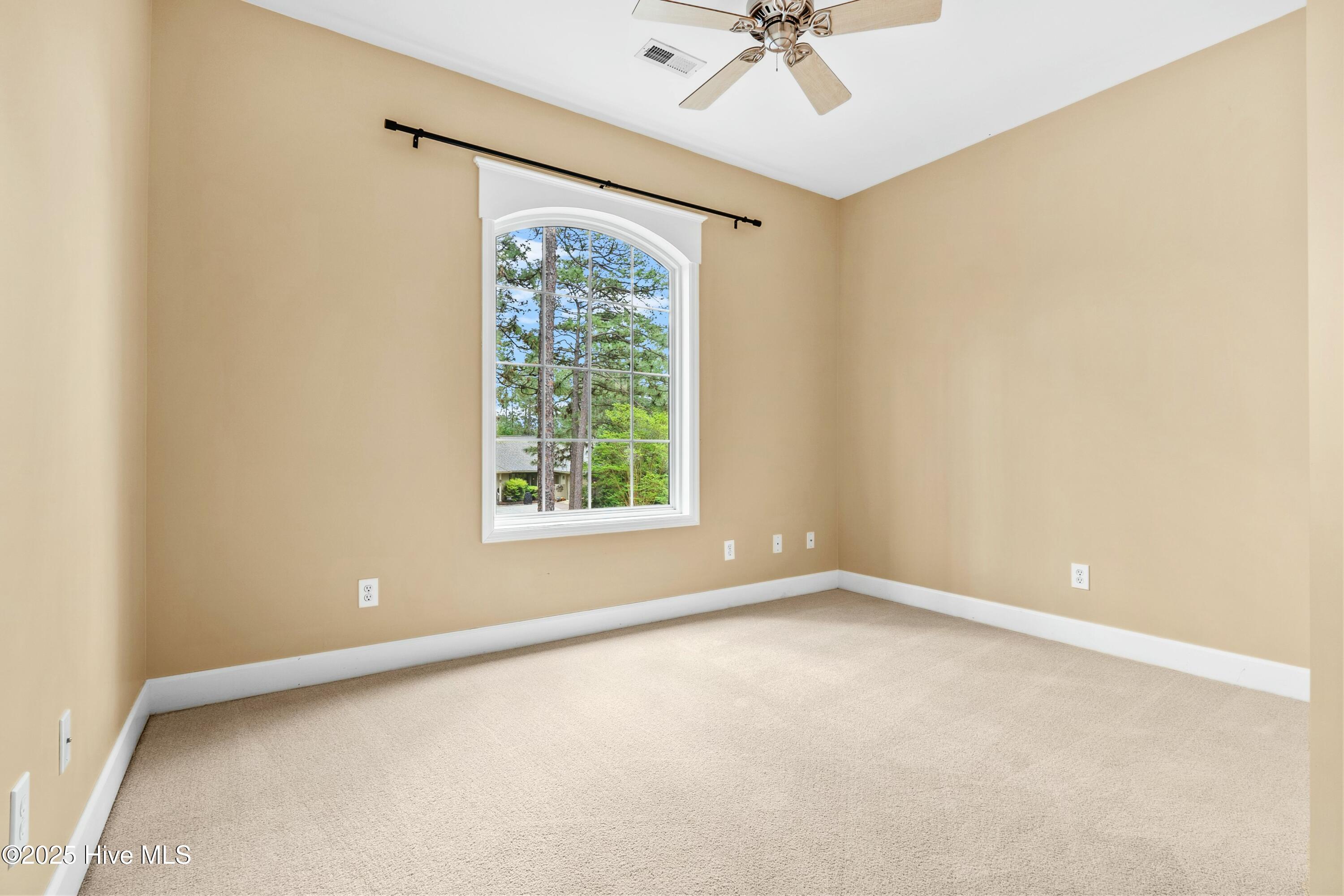5 Catalpa Lane N
