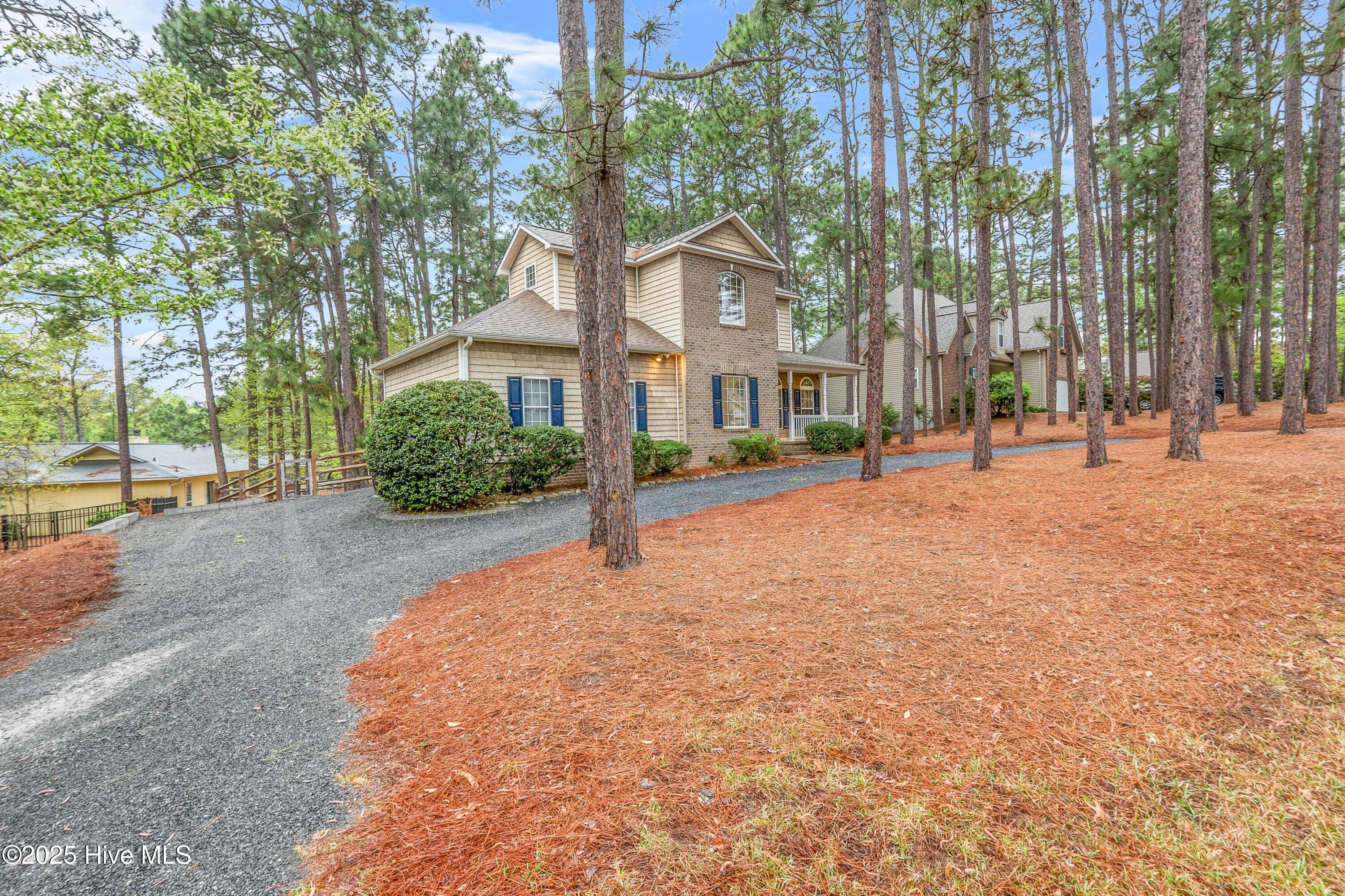5 Catalpa Lane N