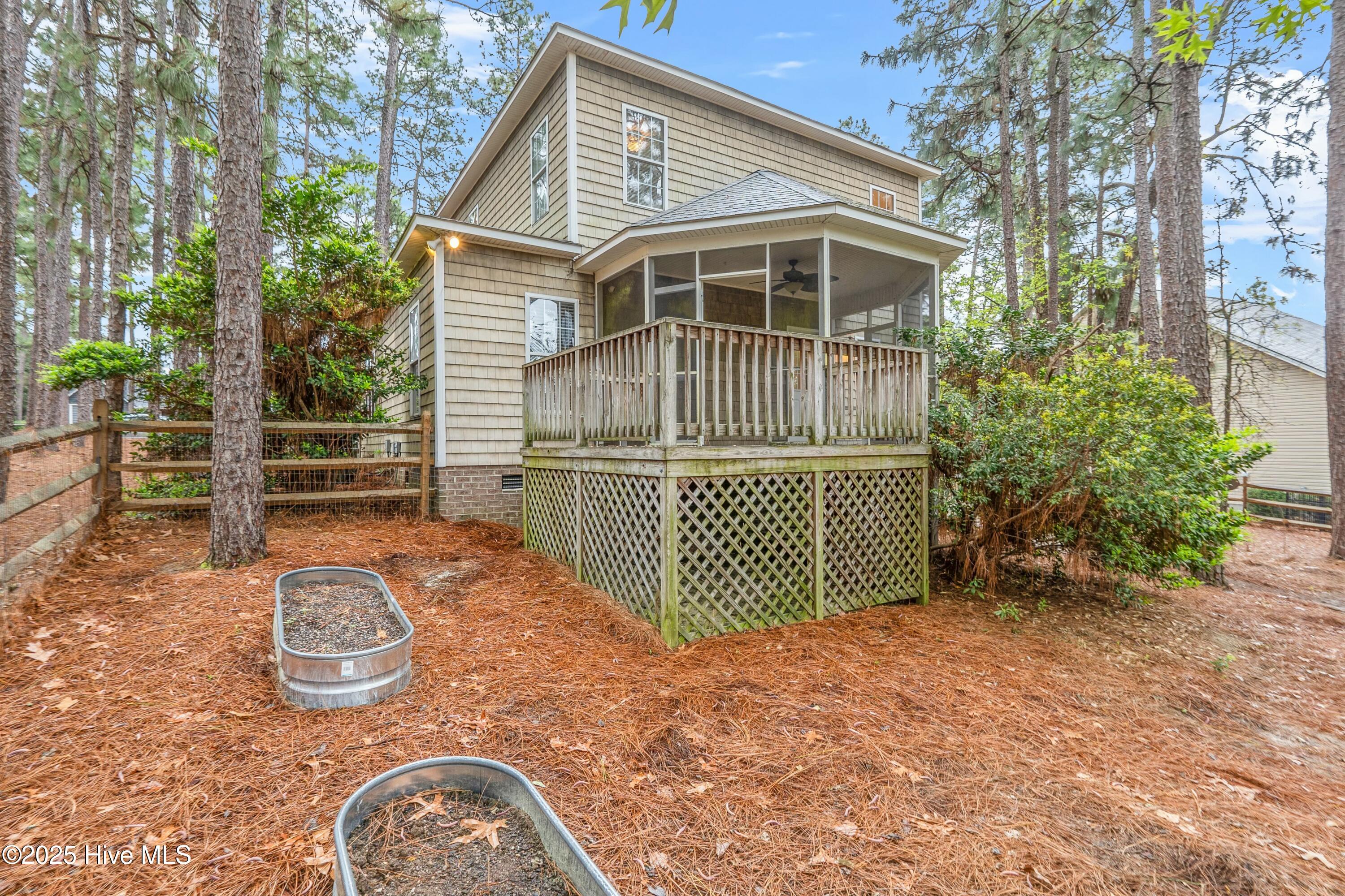 5 Catalpa Lane N