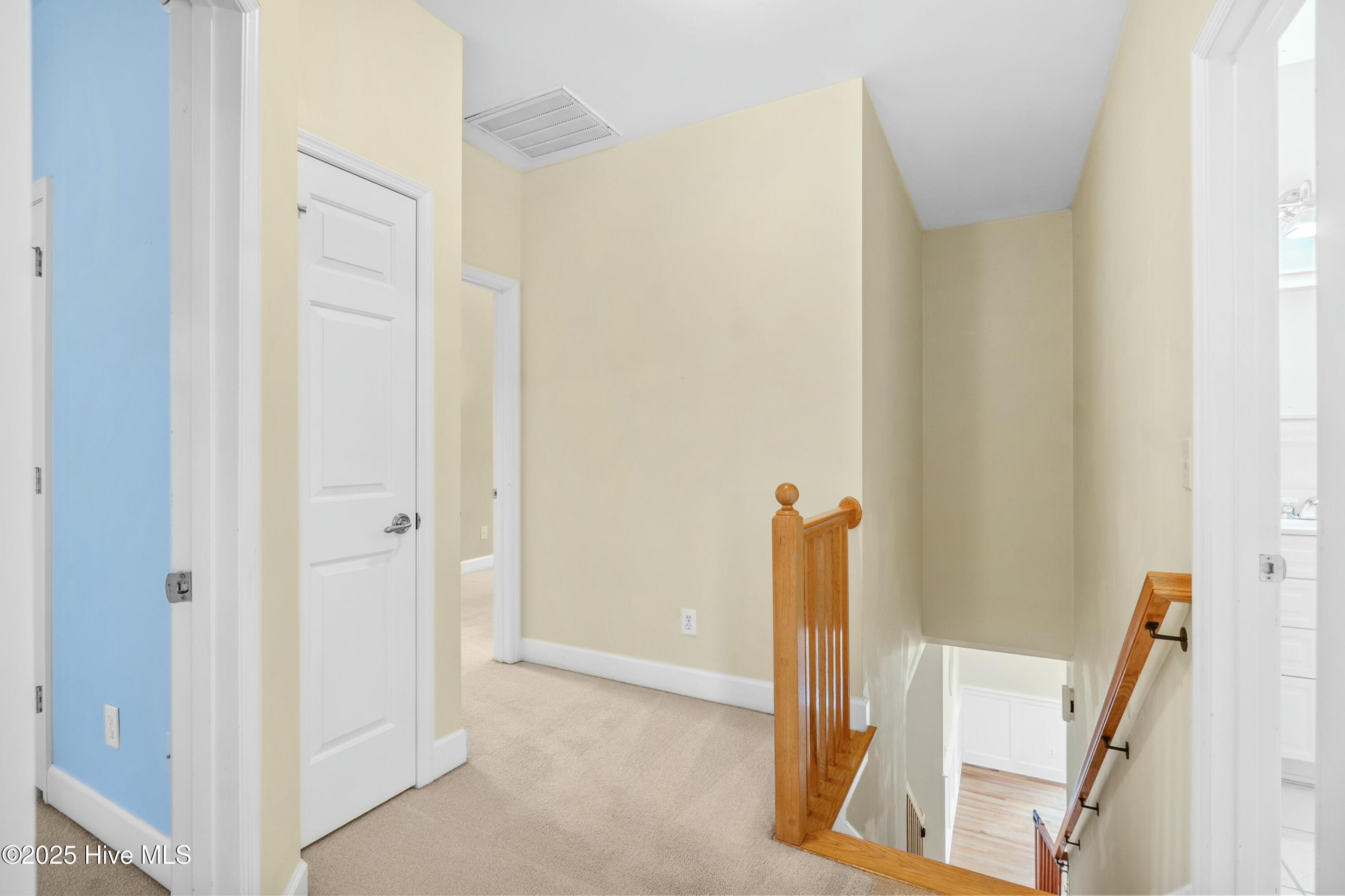 5 Catalpa Lane N