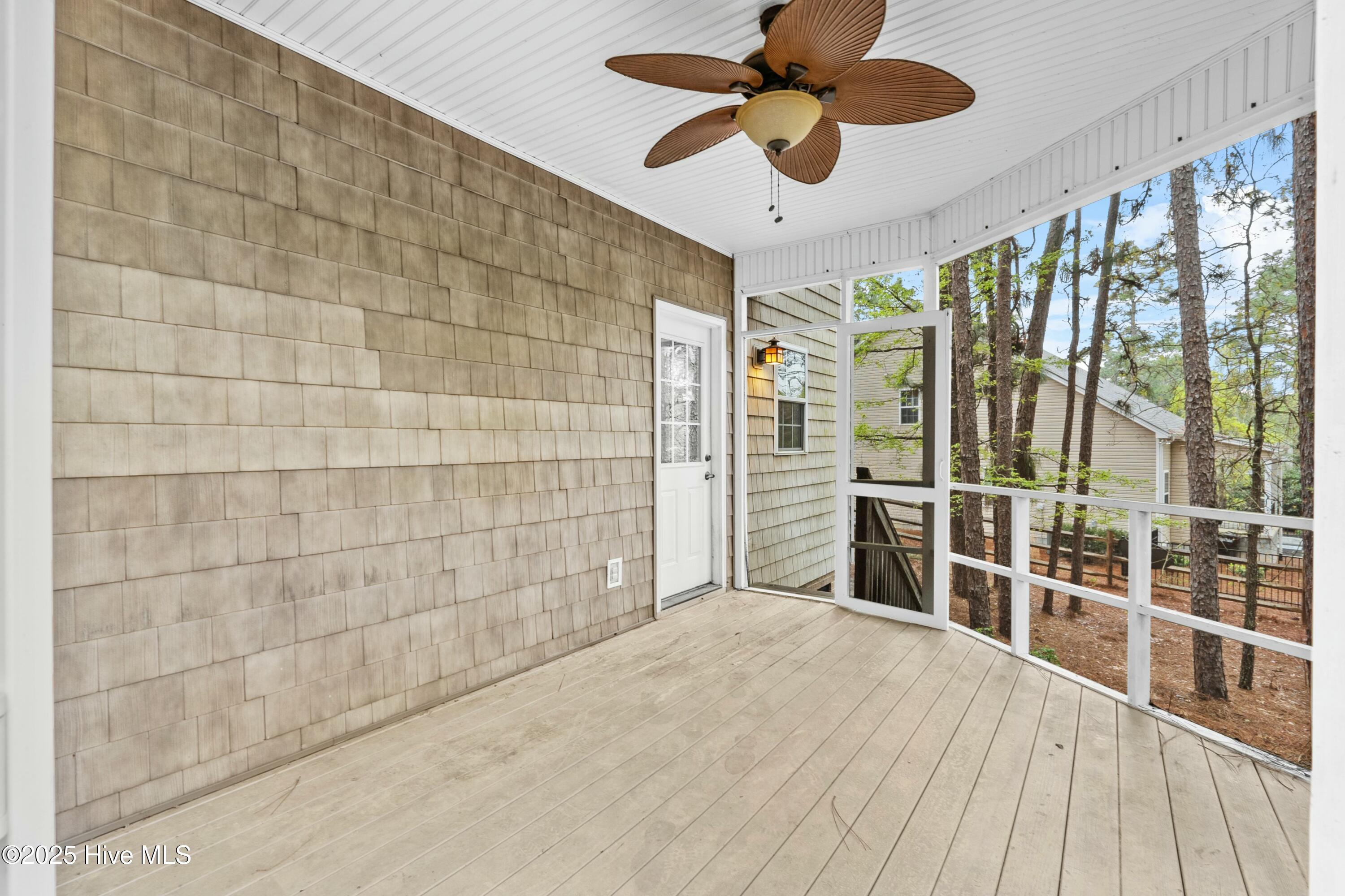 5 Catalpa Lane N