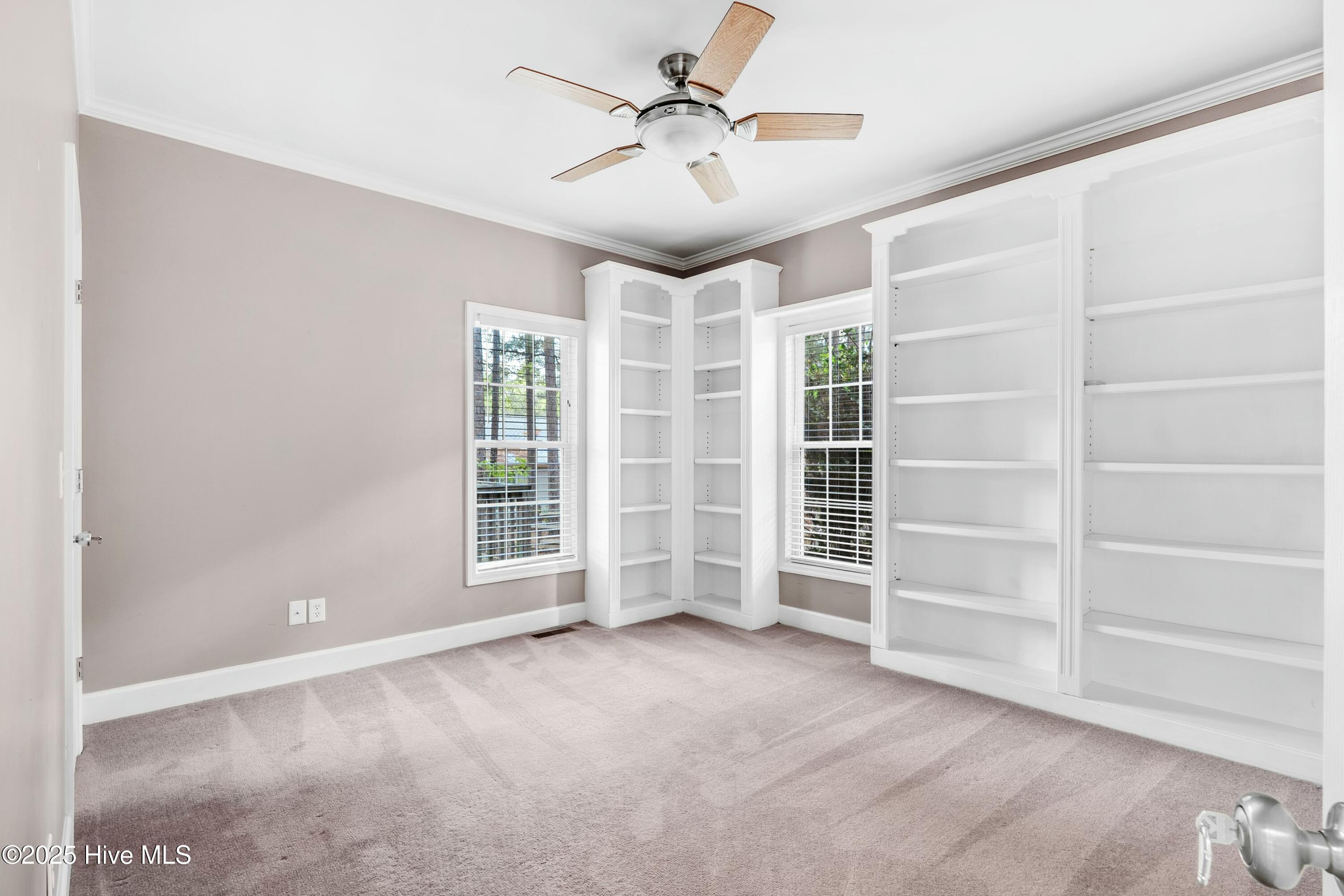 5 Catalpa Lane N