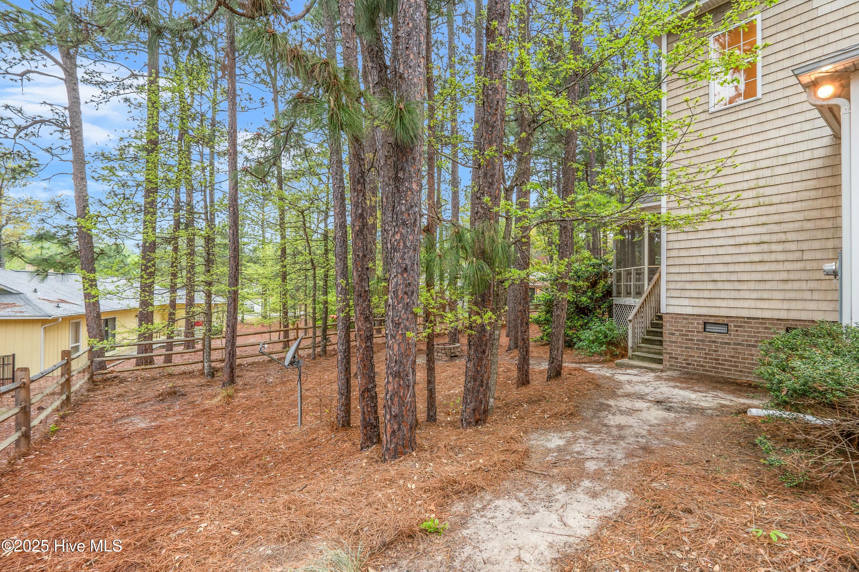 5 Catalpa Lane N