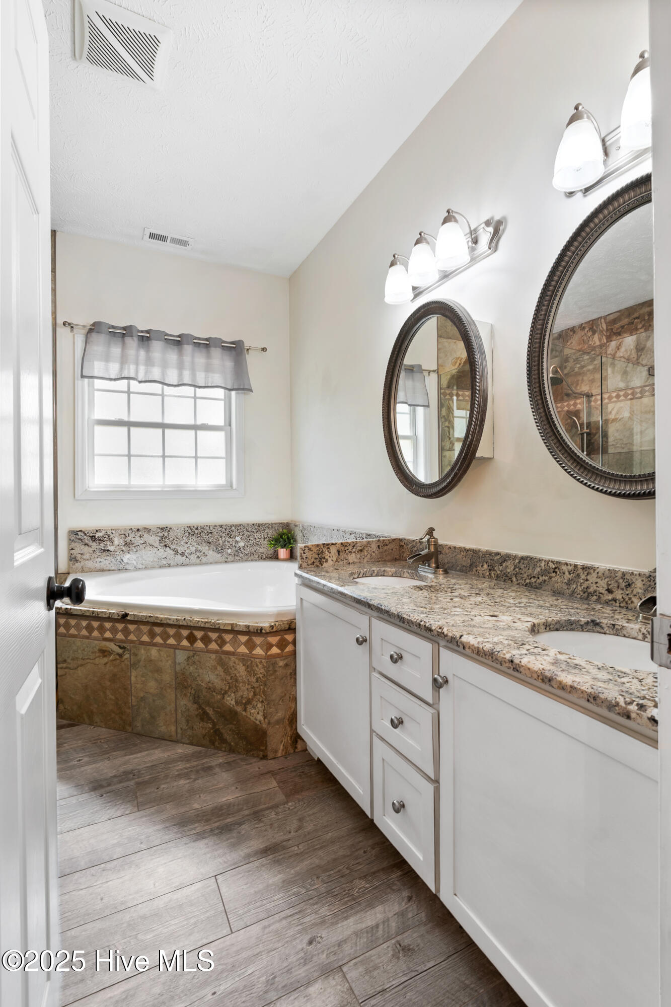 76 Silver Lake Point