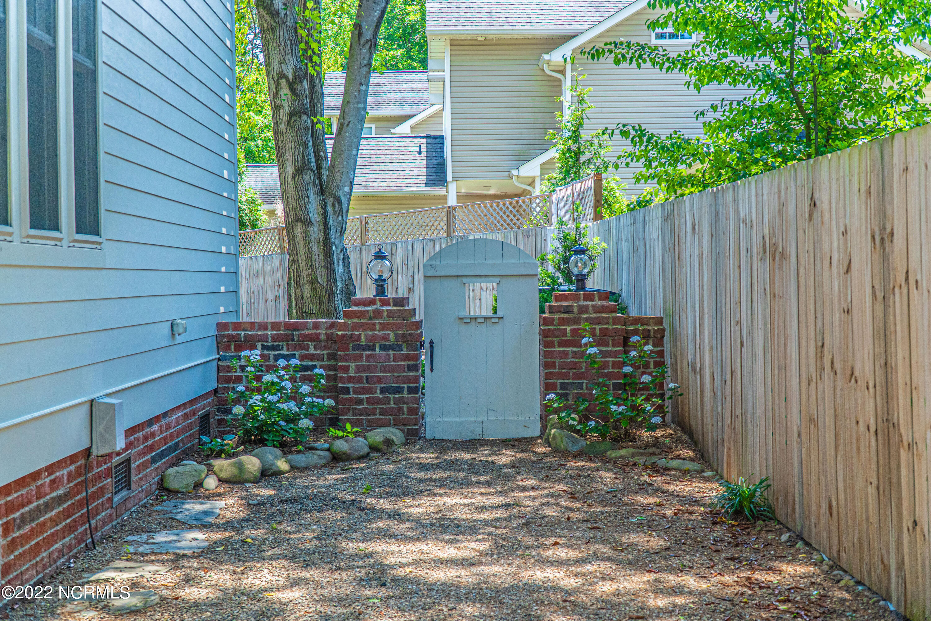 815 N Ashe Street