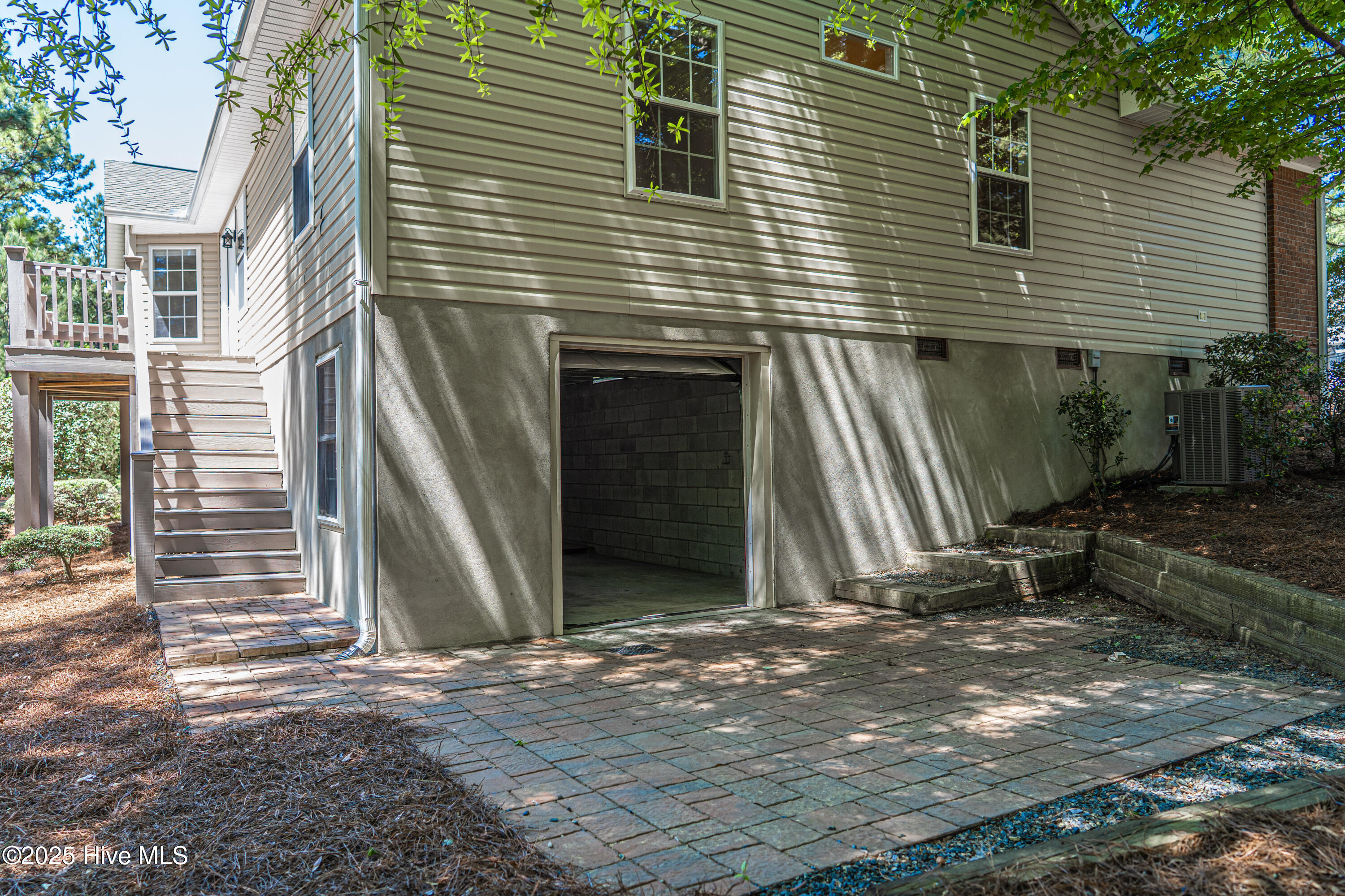 4 Fur Court E