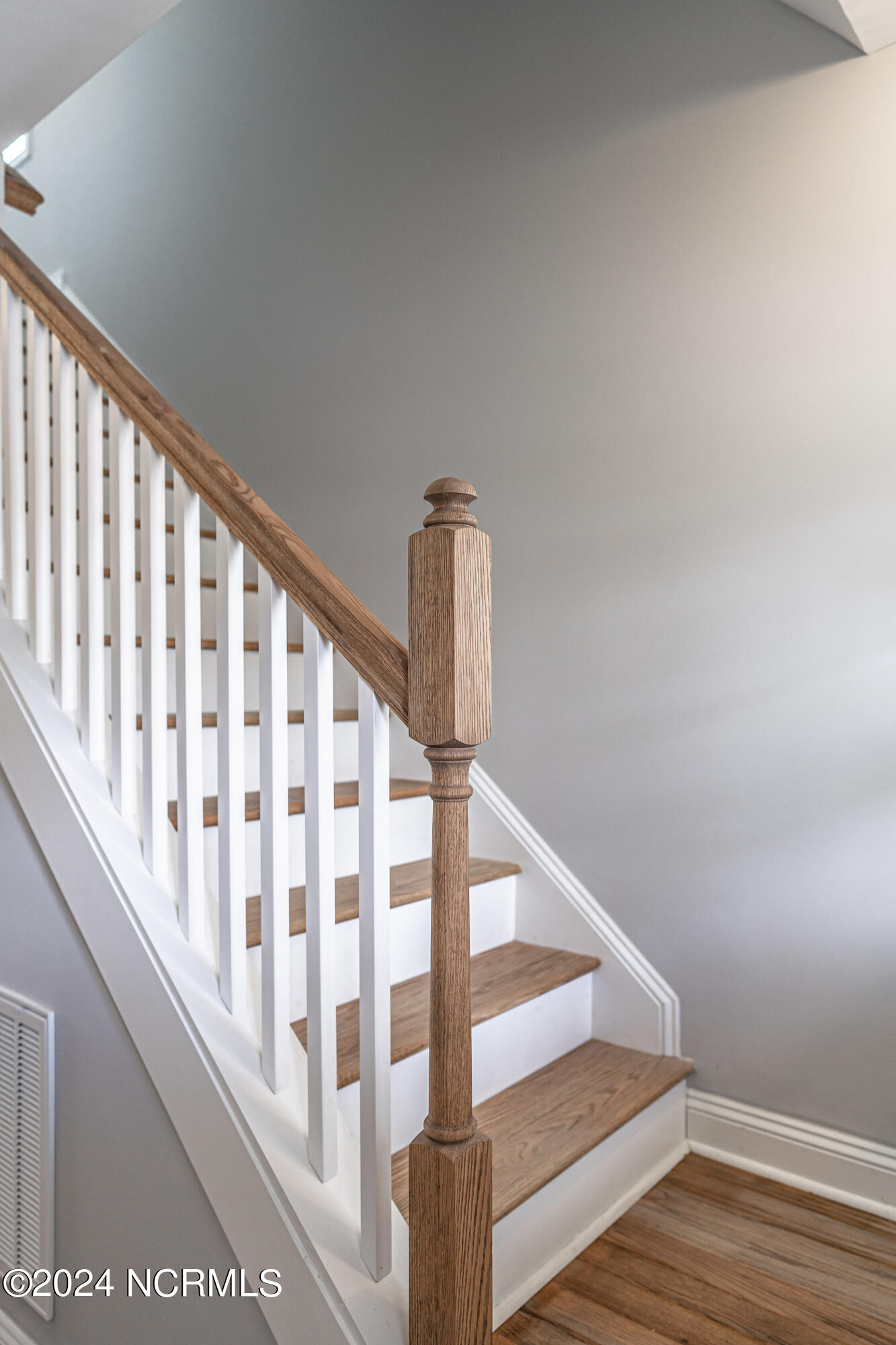 1060 W New York Avenue