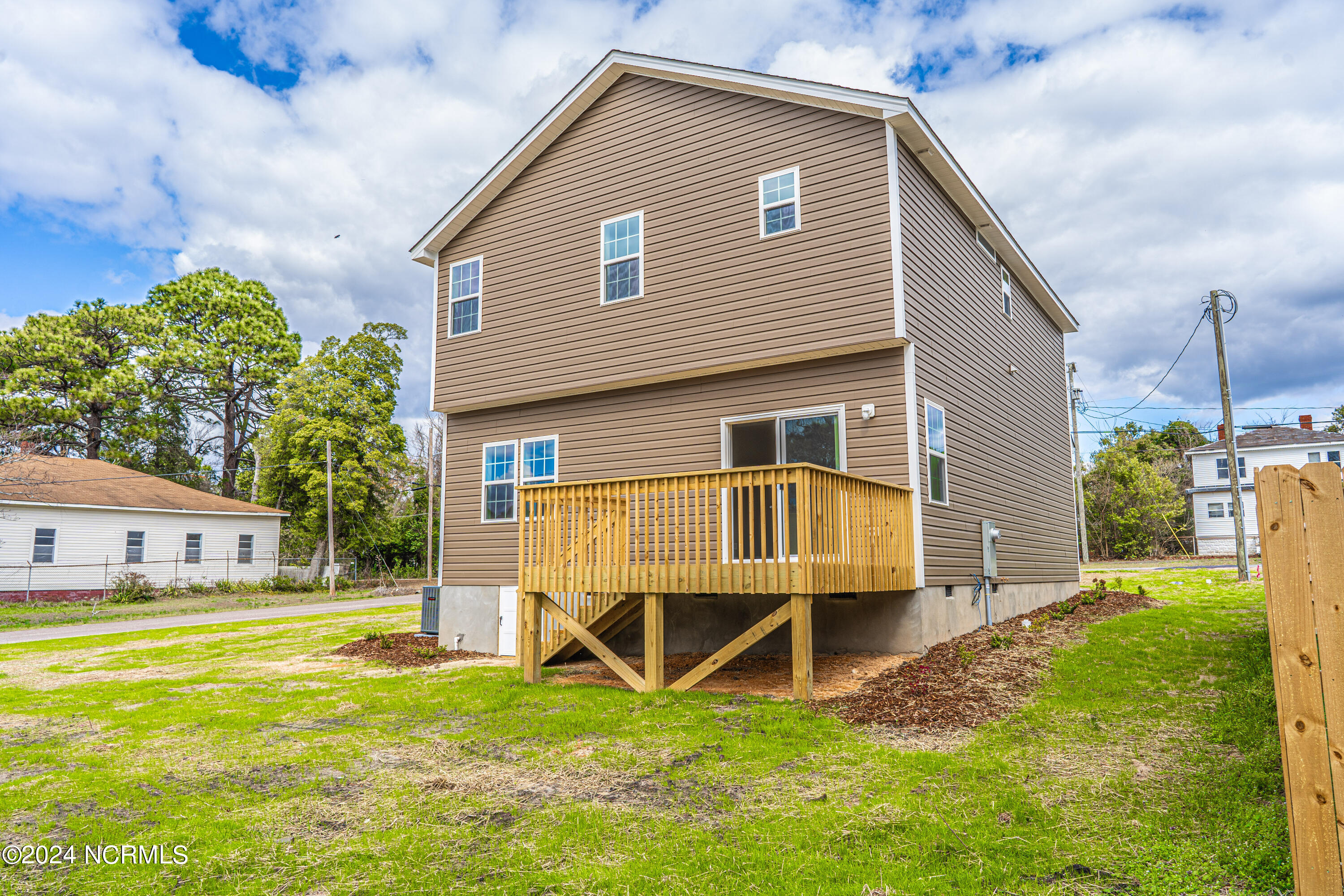 1060 W New York Avenue