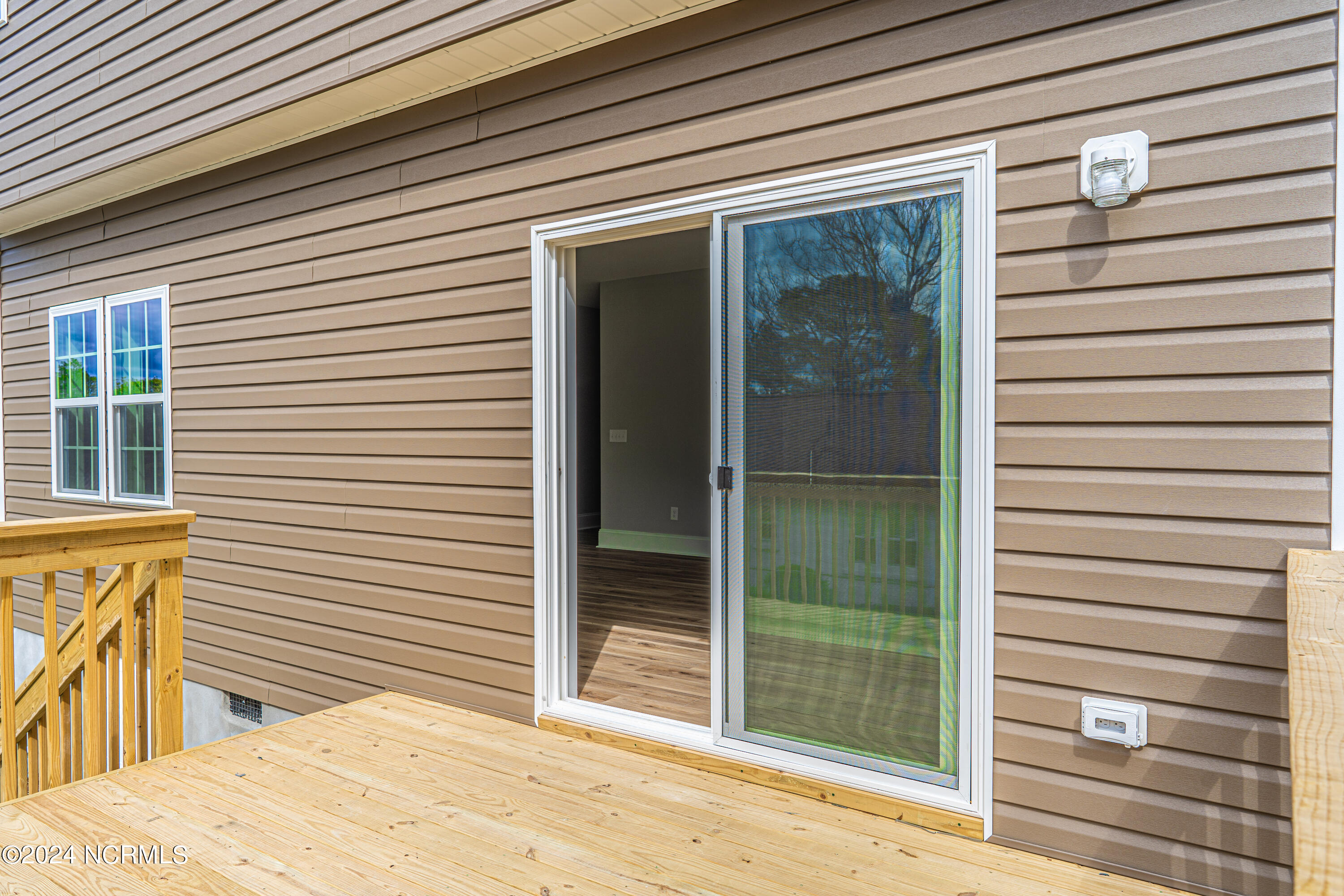 1060 W New York Avenue