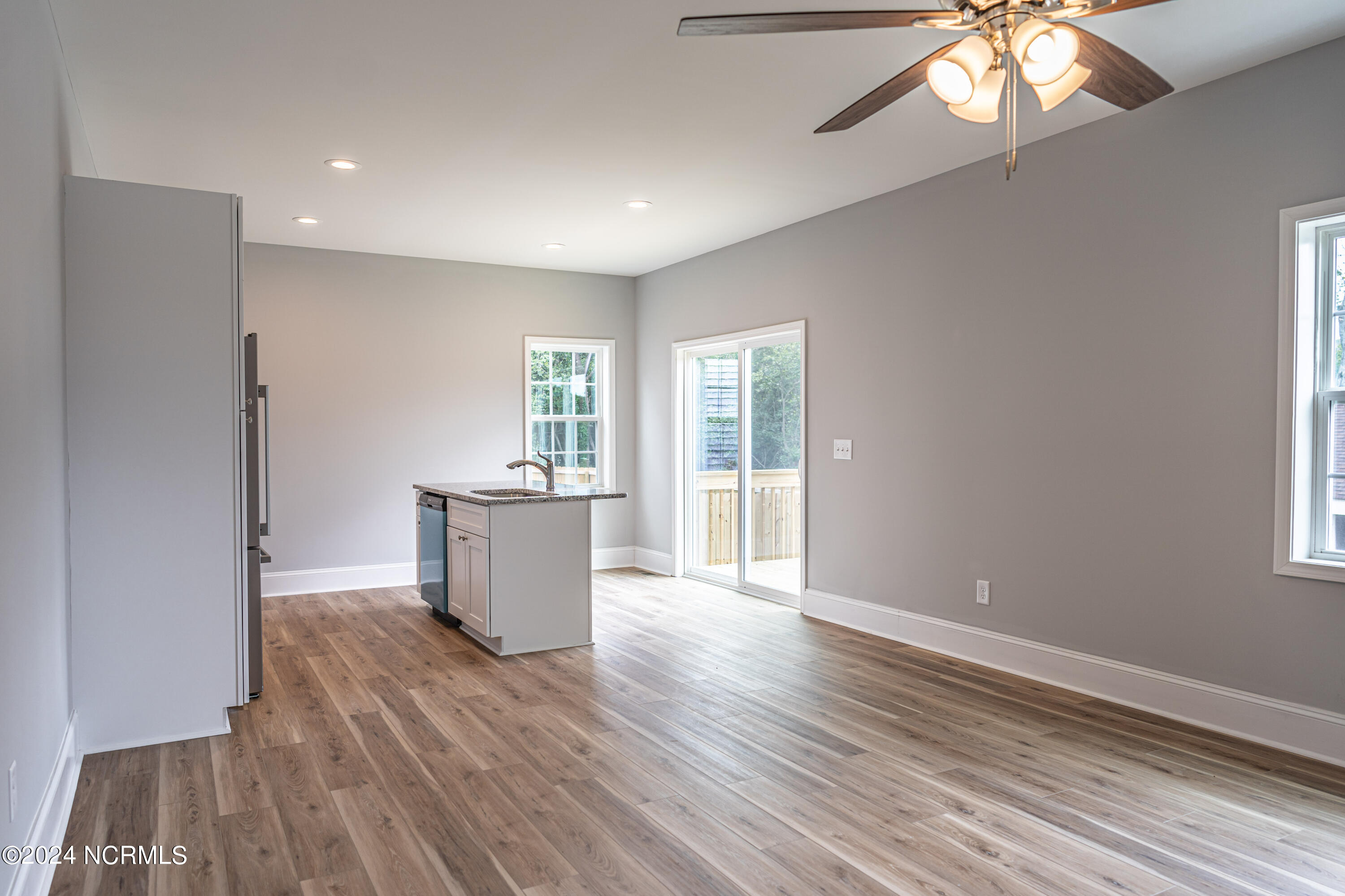 1060 W New York Avenue