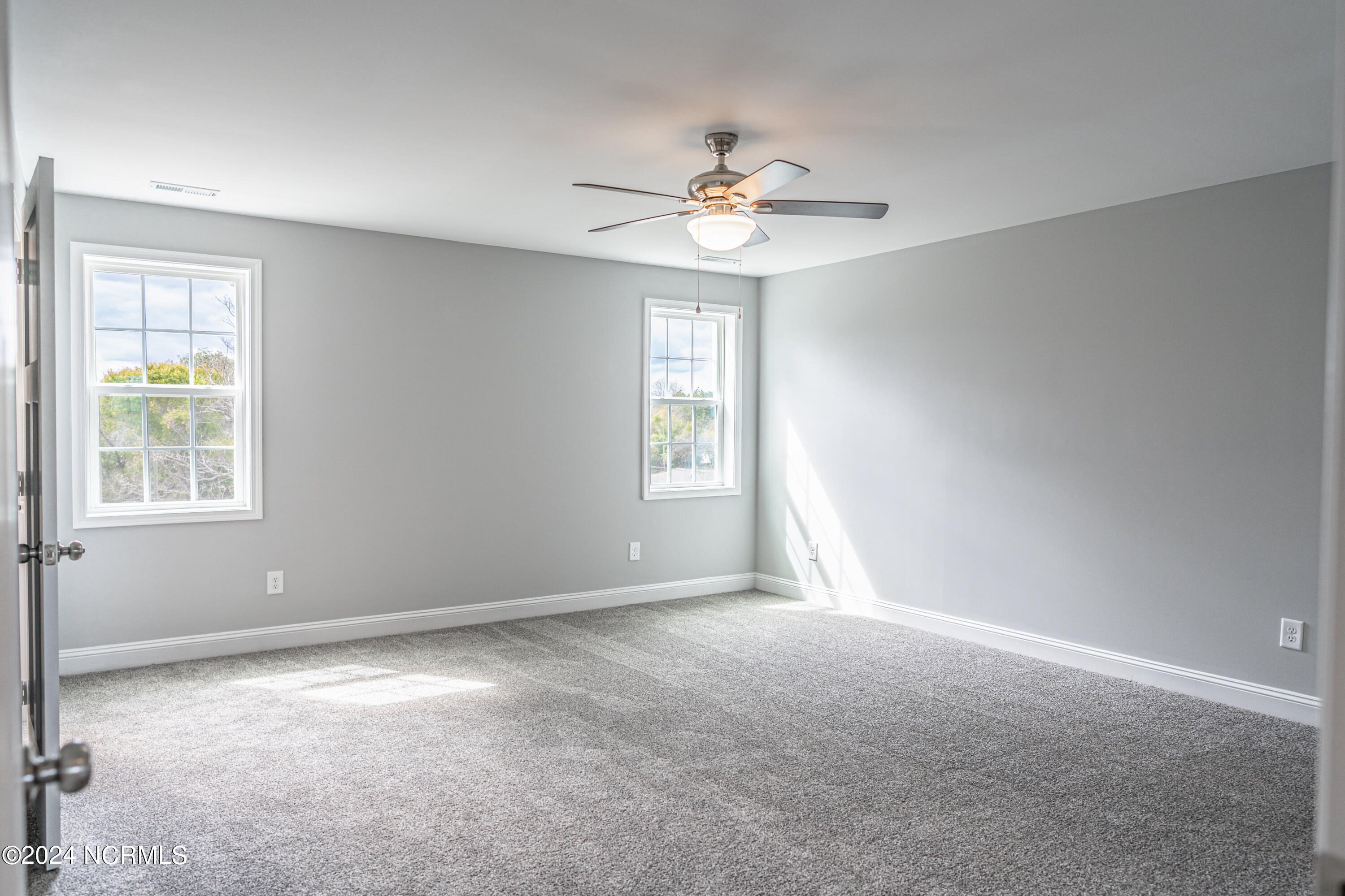 1060 W New York Avenue