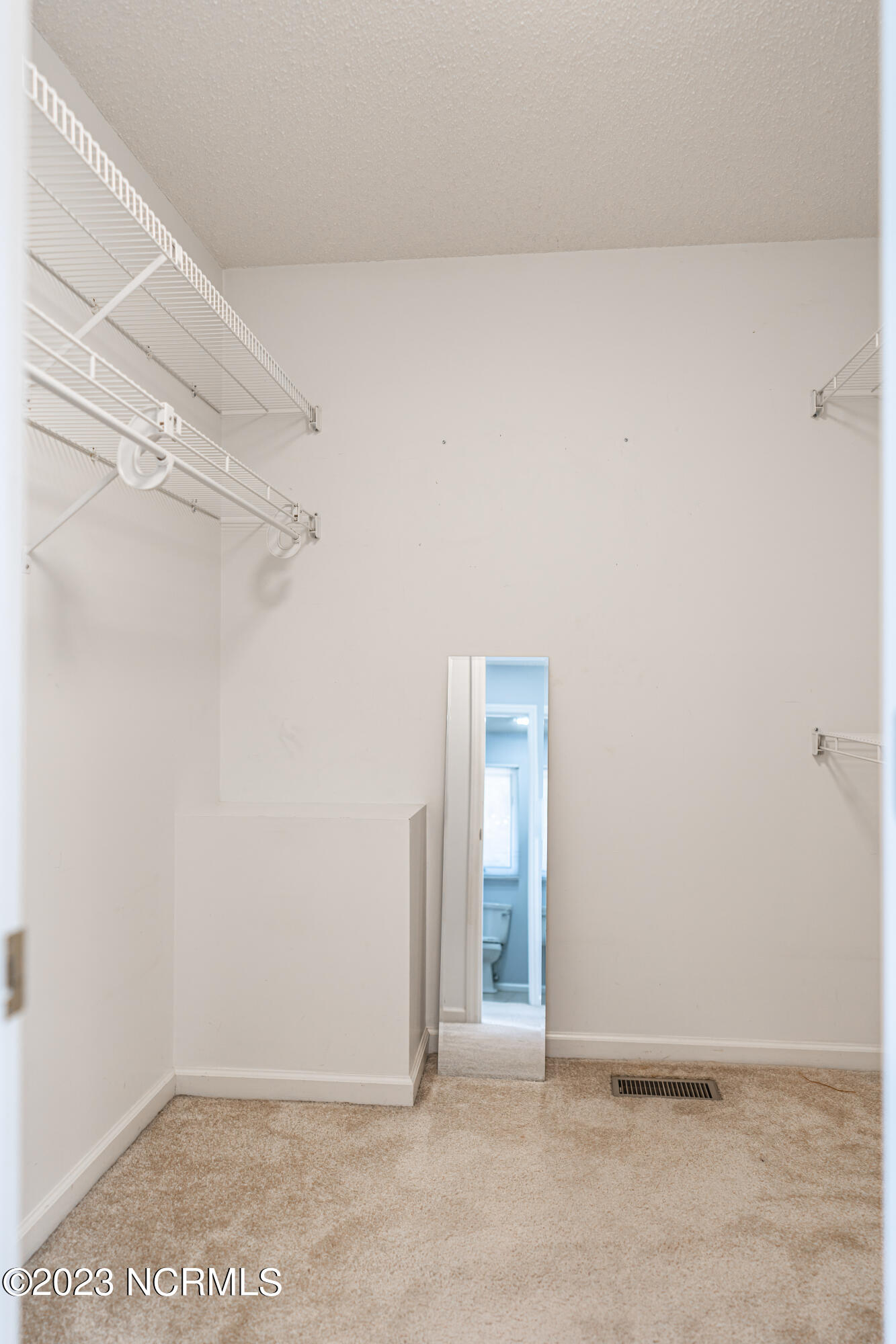 4 Harness Place