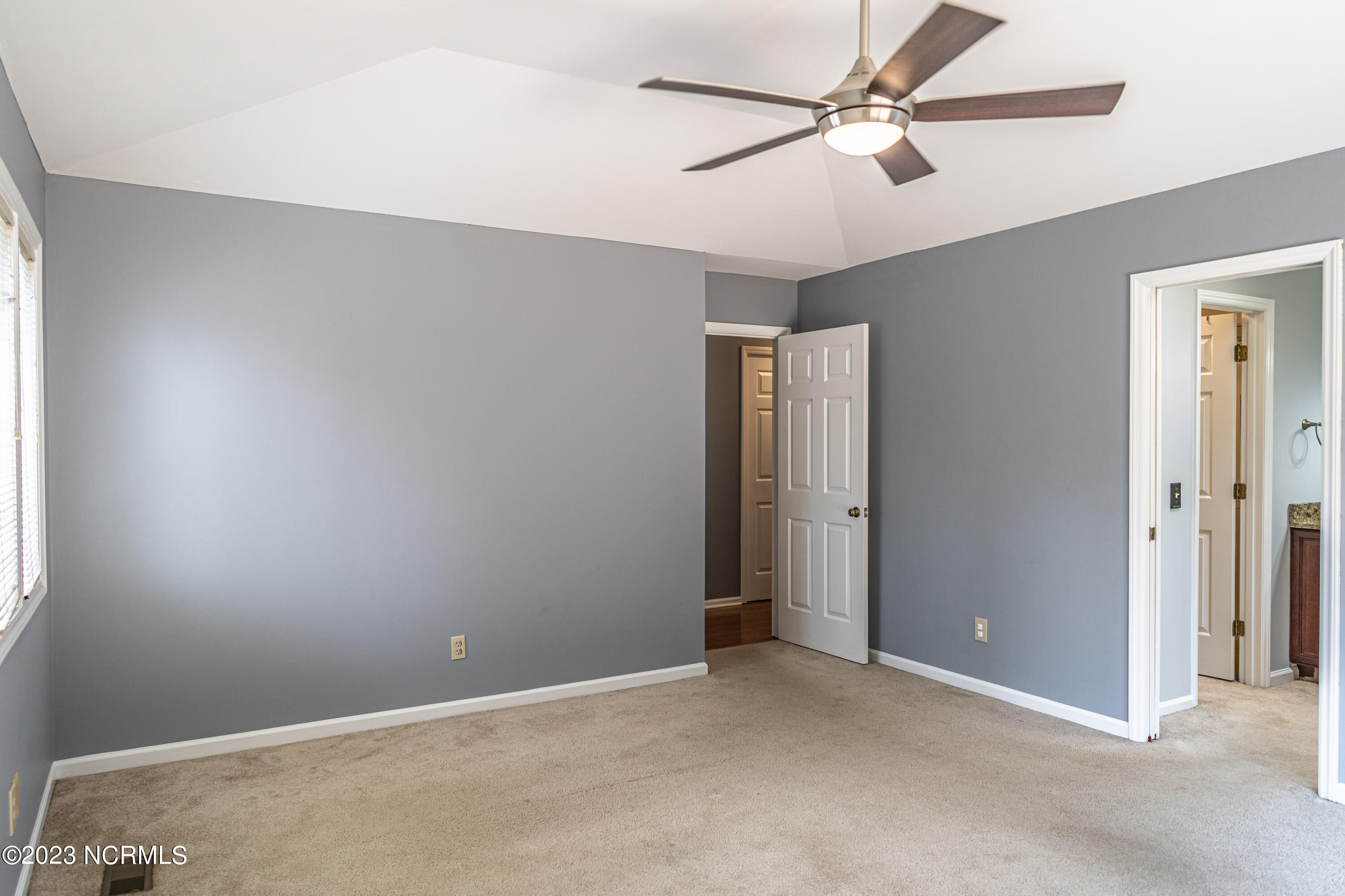 4 Harness Place