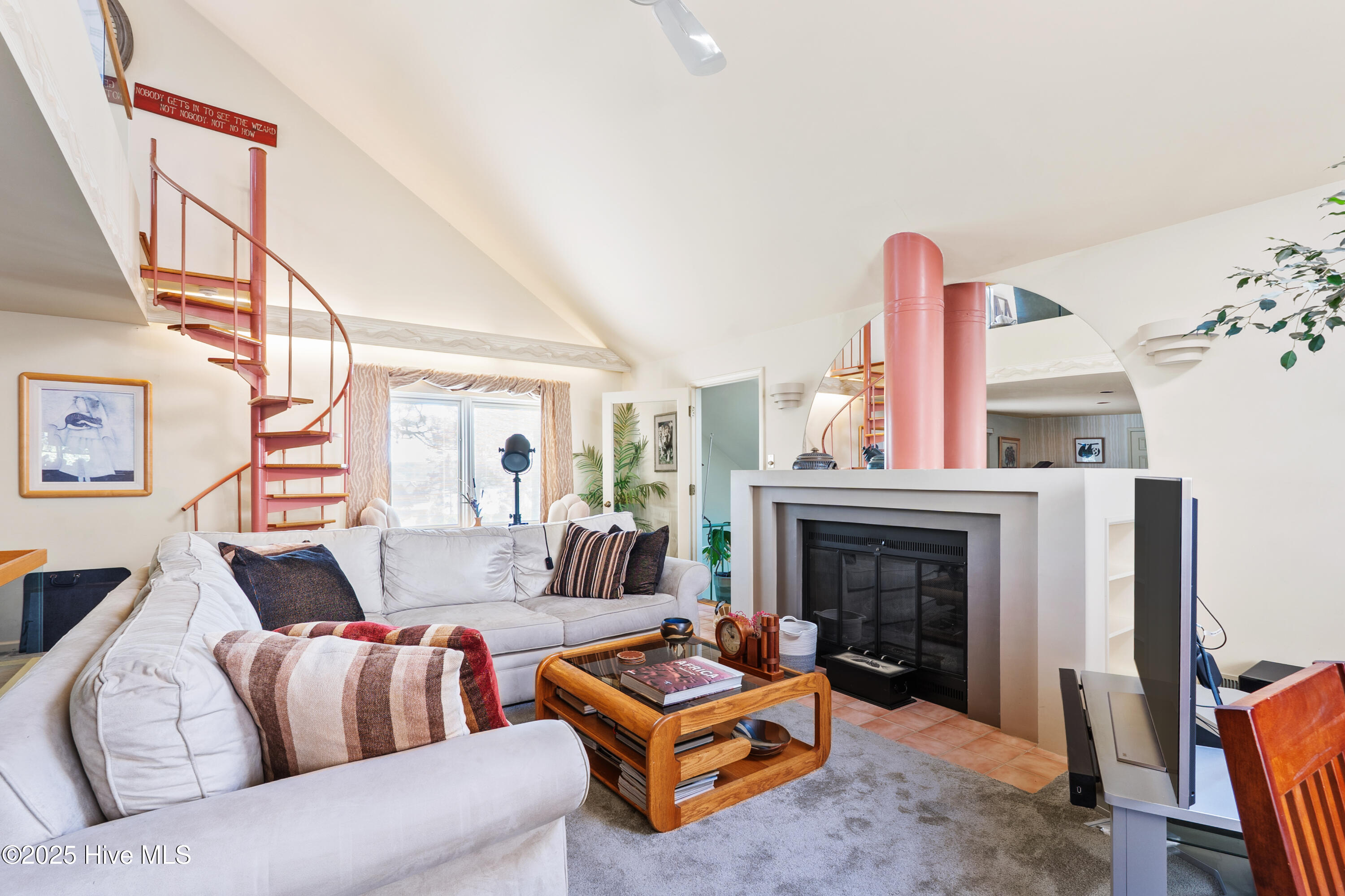 390 Diamondhead Drive S