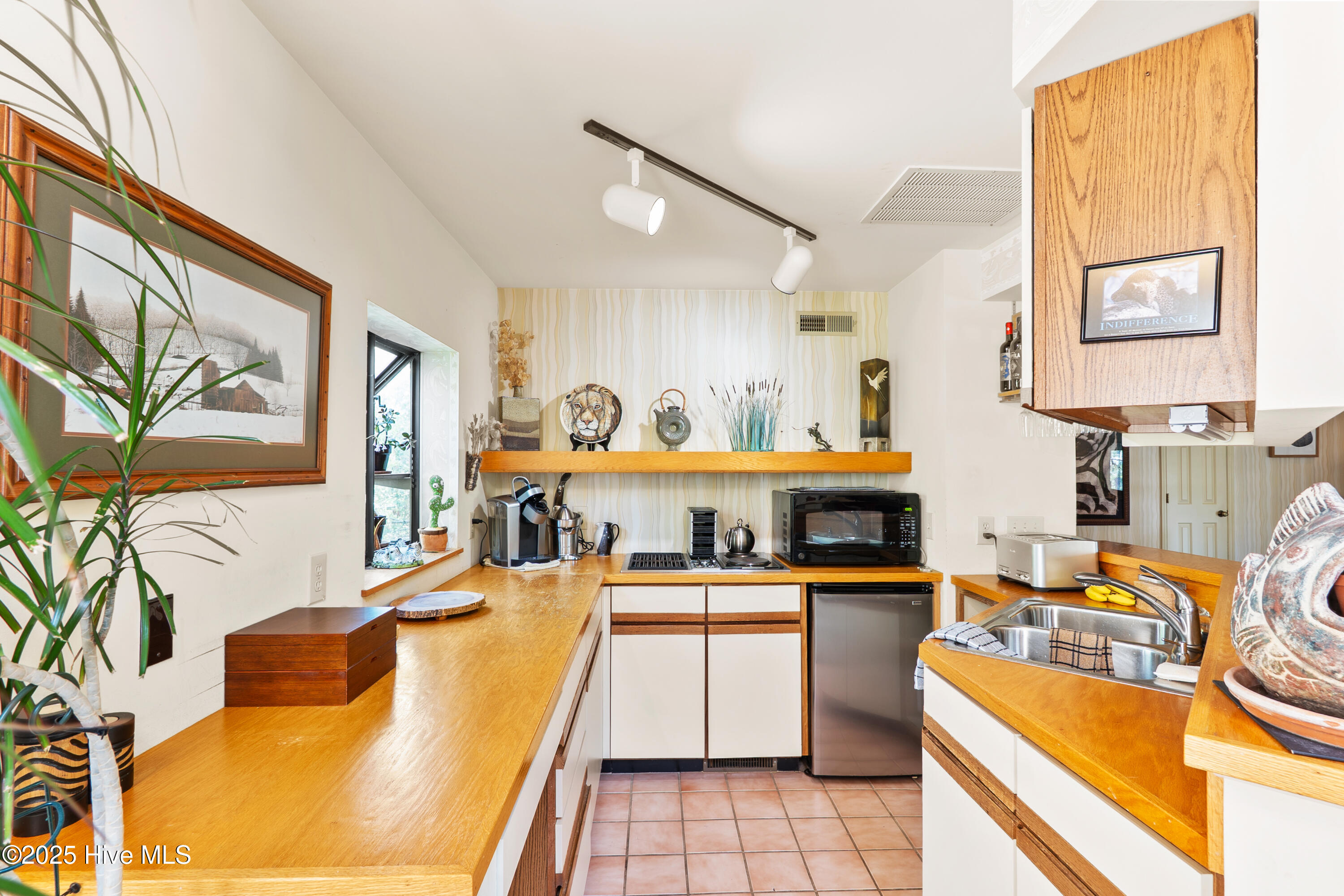 390 Diamondhead Drive S