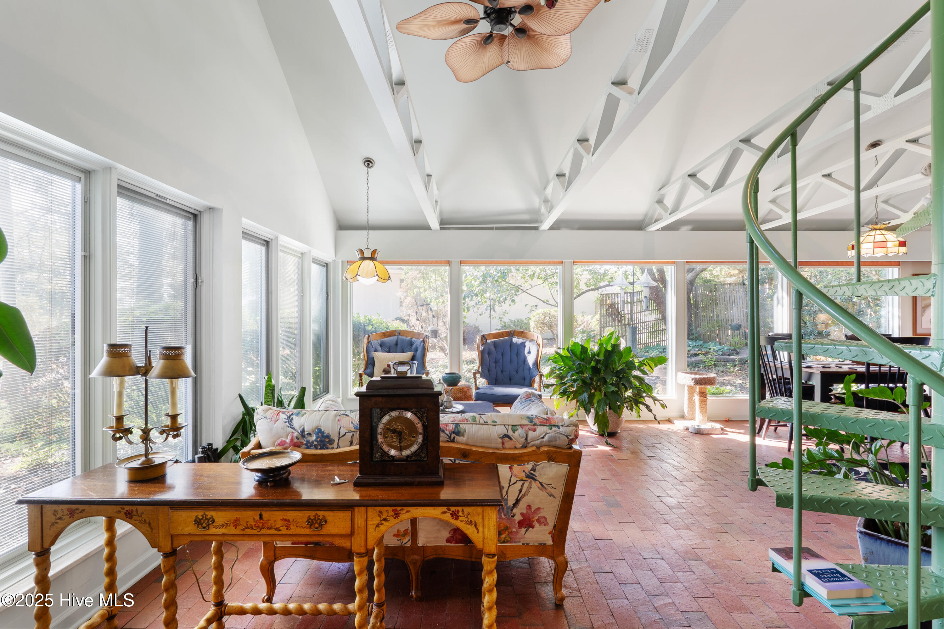 390 Diamondhead Drive S