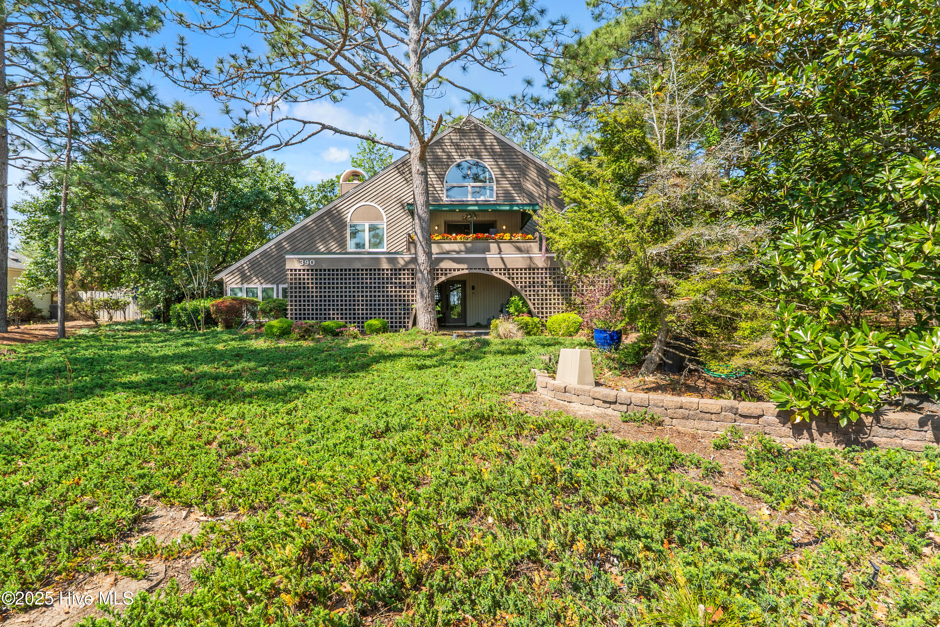 390 Diamondhead Drive S