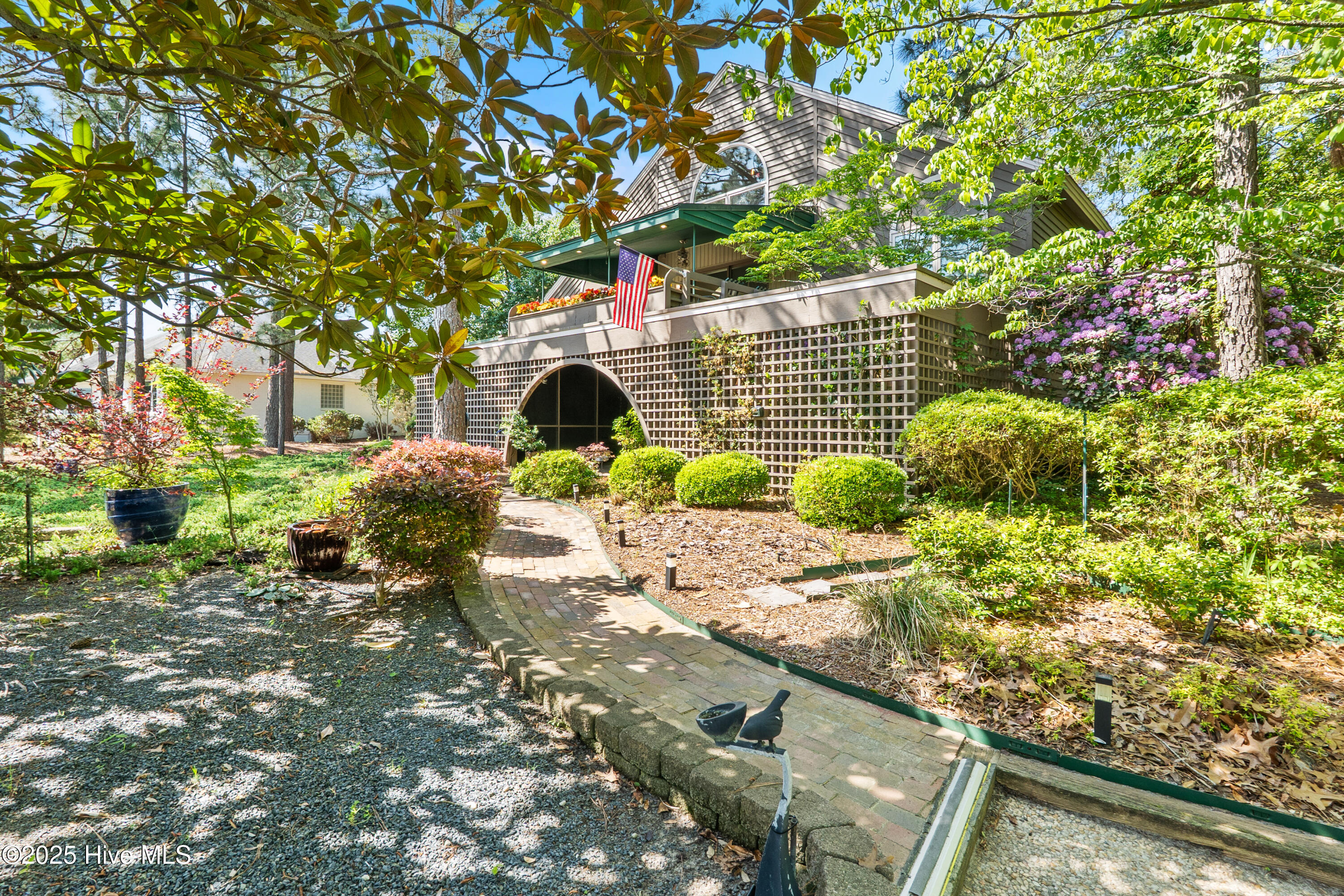 390 Diamondhead Drive S