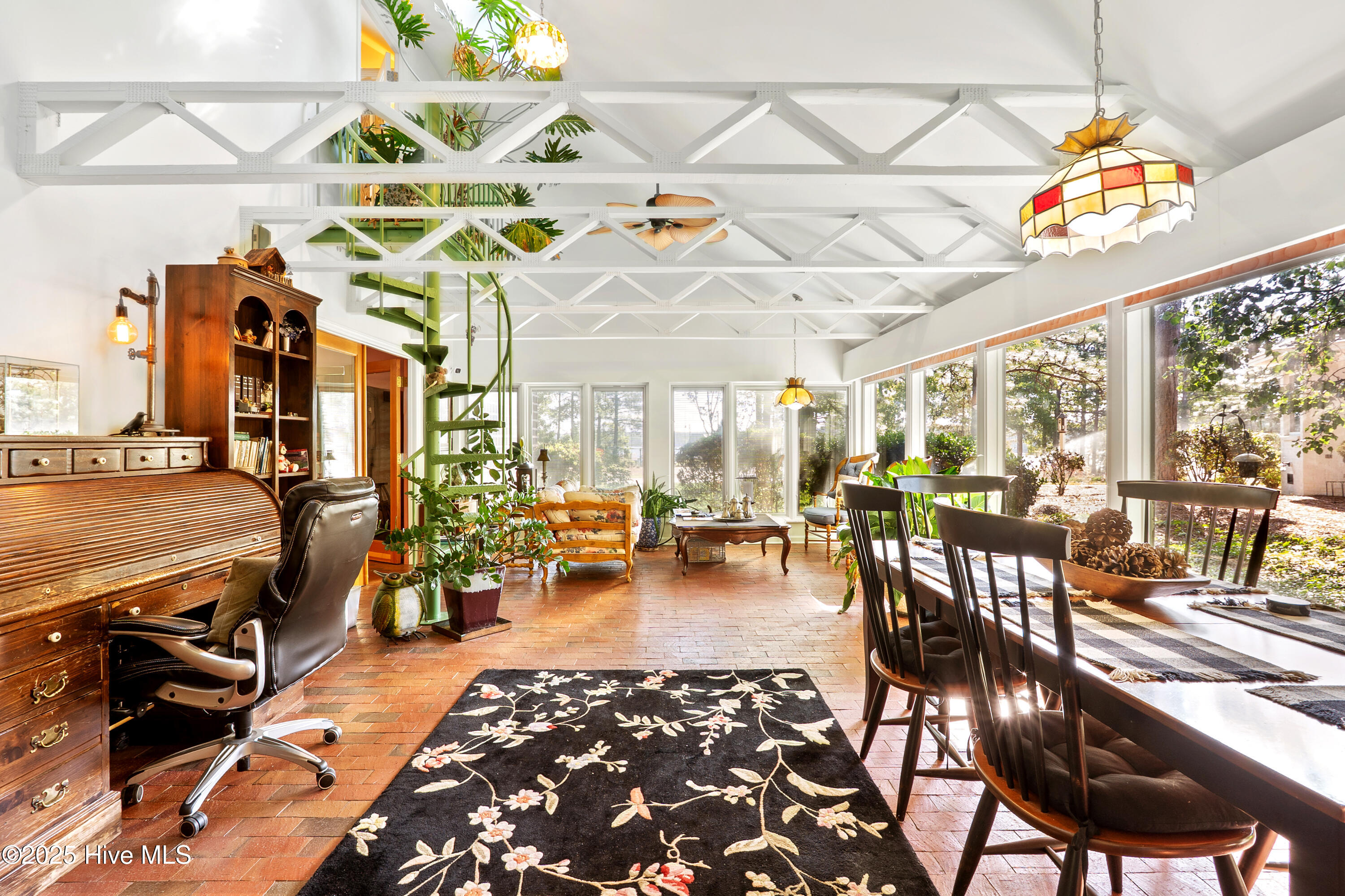 390 Diamondhead Drive S