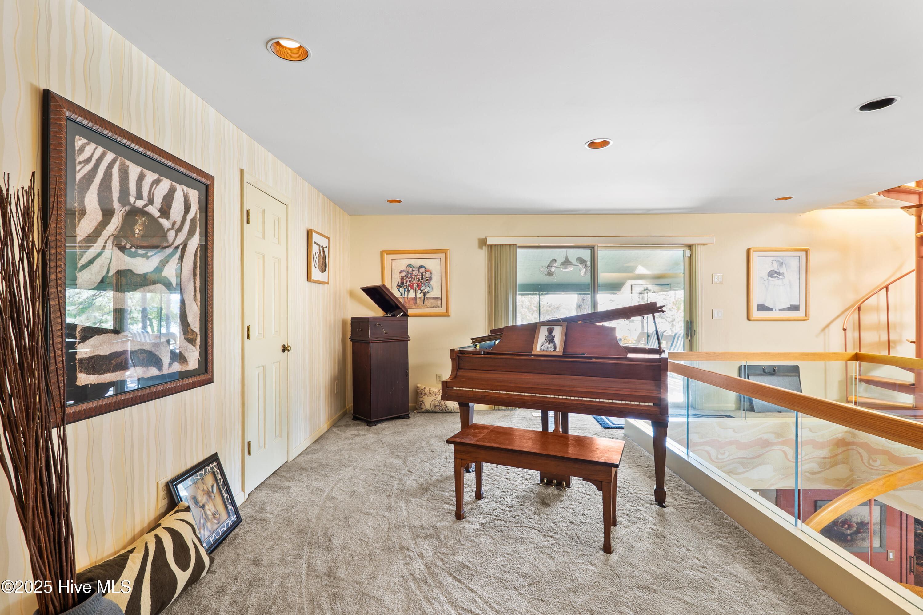 390 Diamondhead Drive S