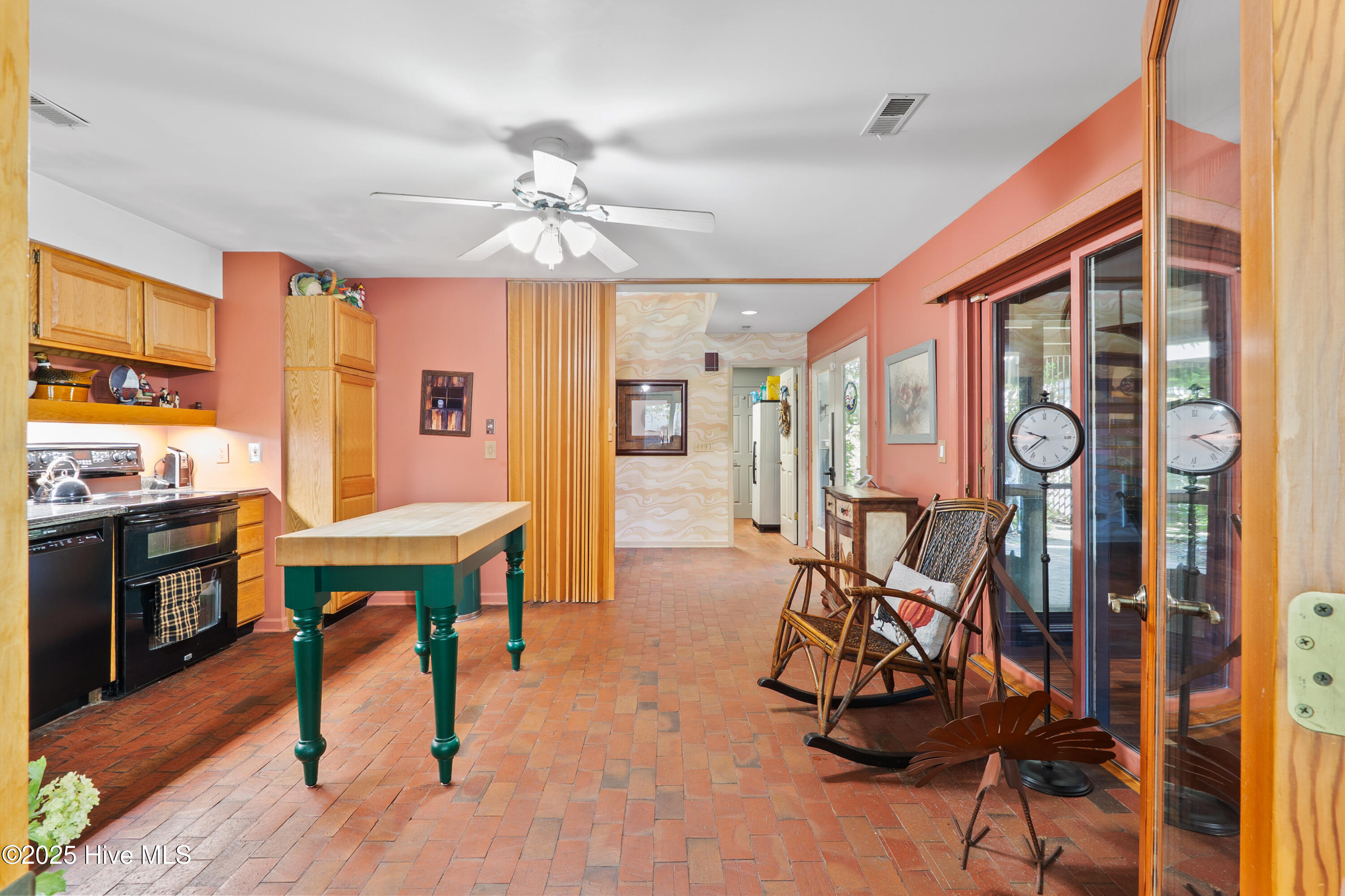 390 Diamondhead Drive S