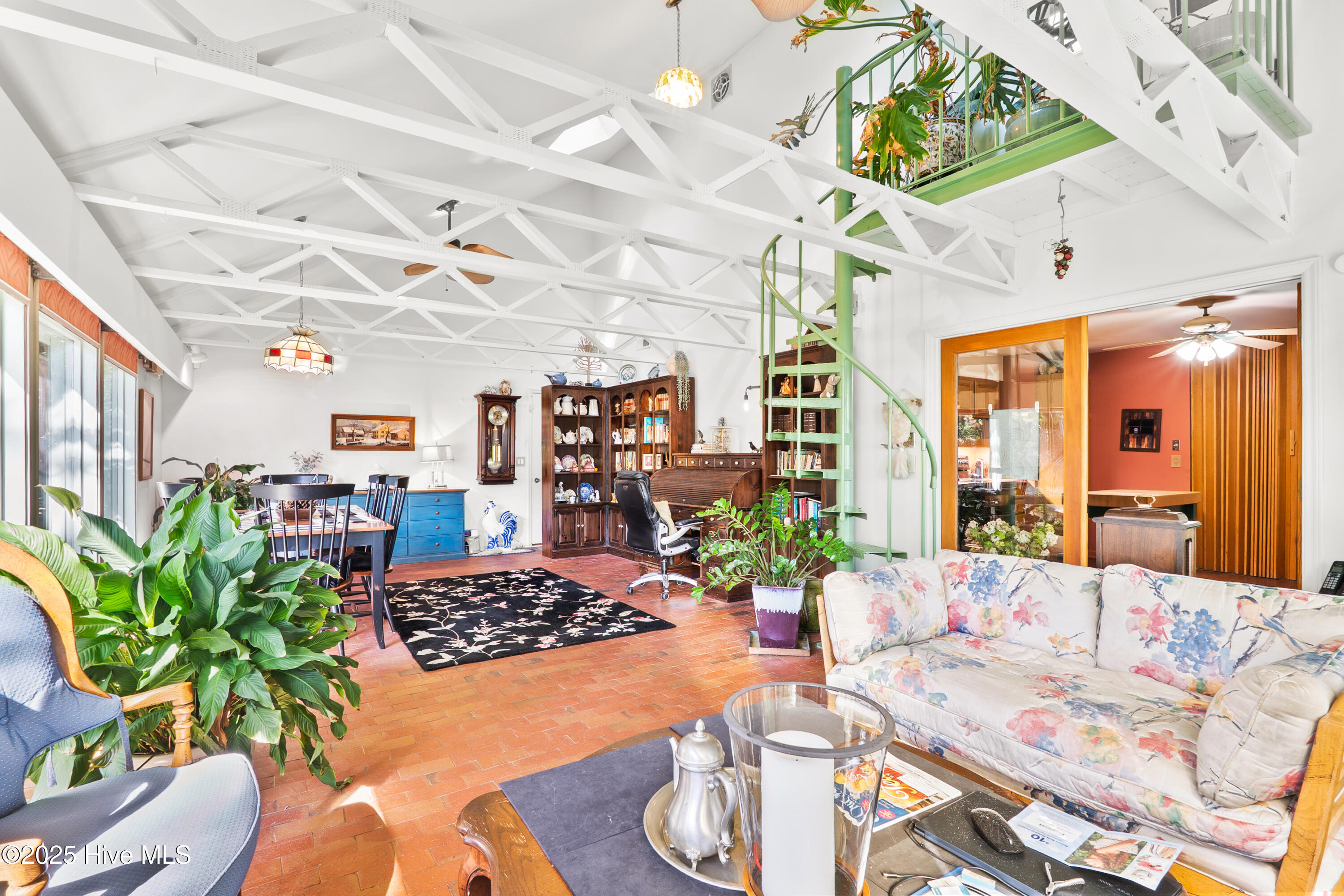 390 Diamondhead Drive S