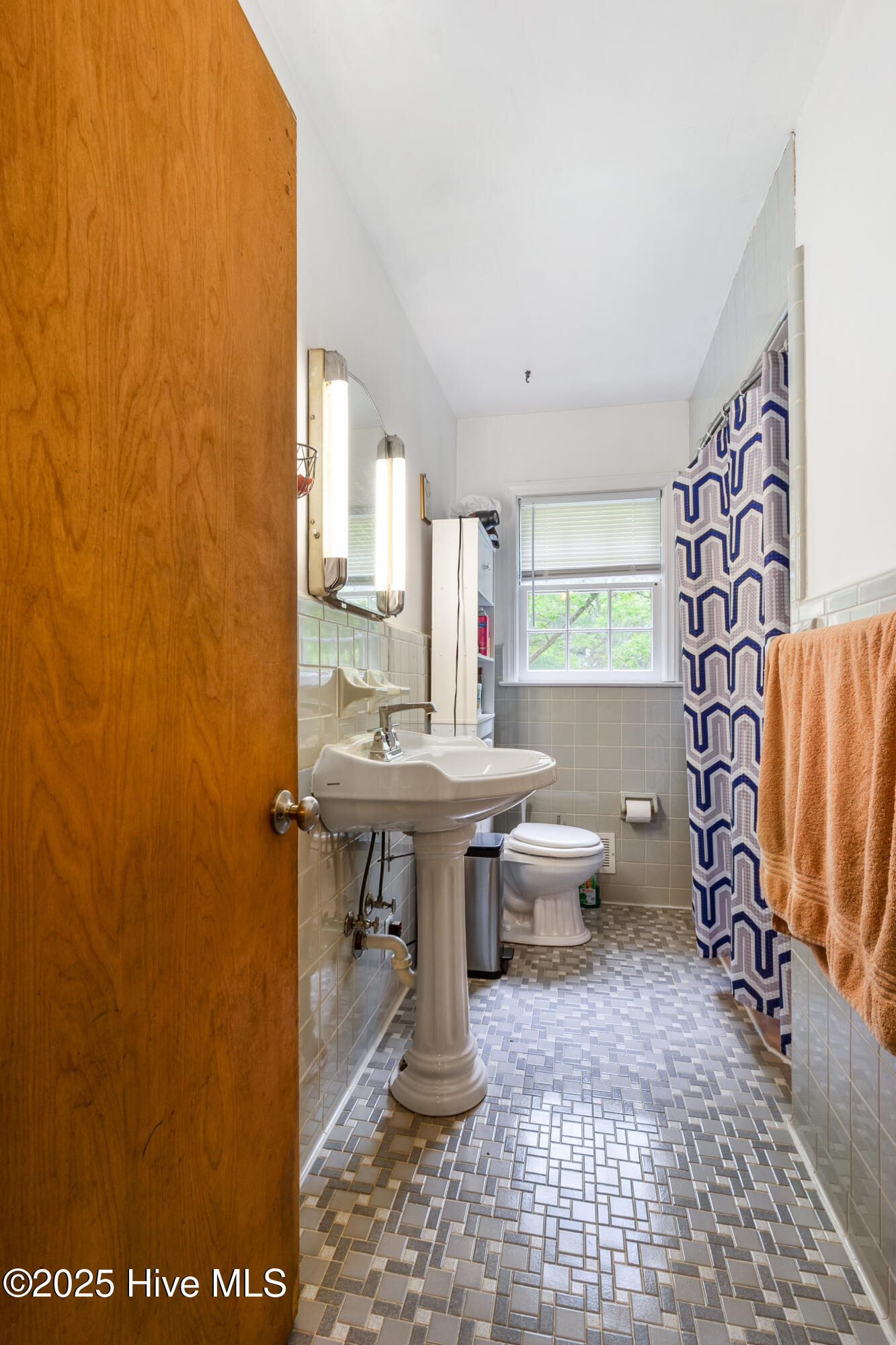 621 Bethesda Avenue