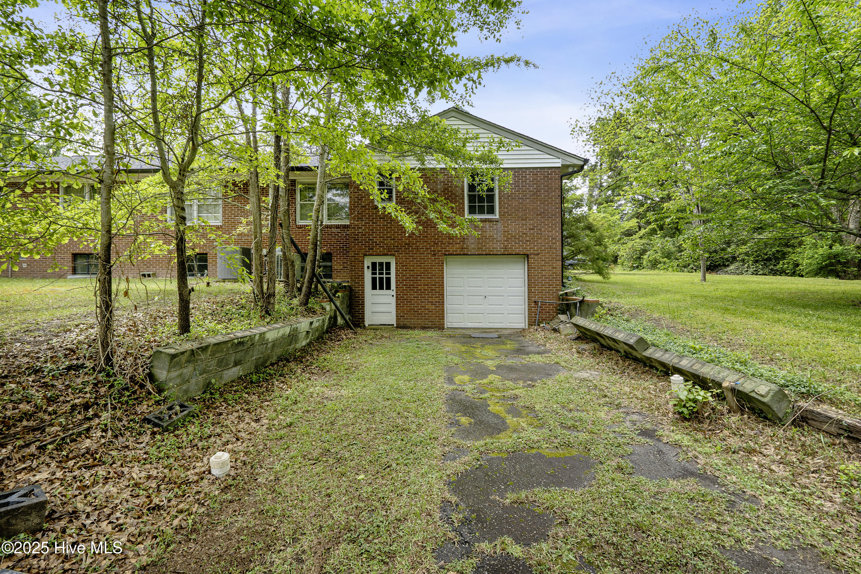 621 Bethesda Avenue