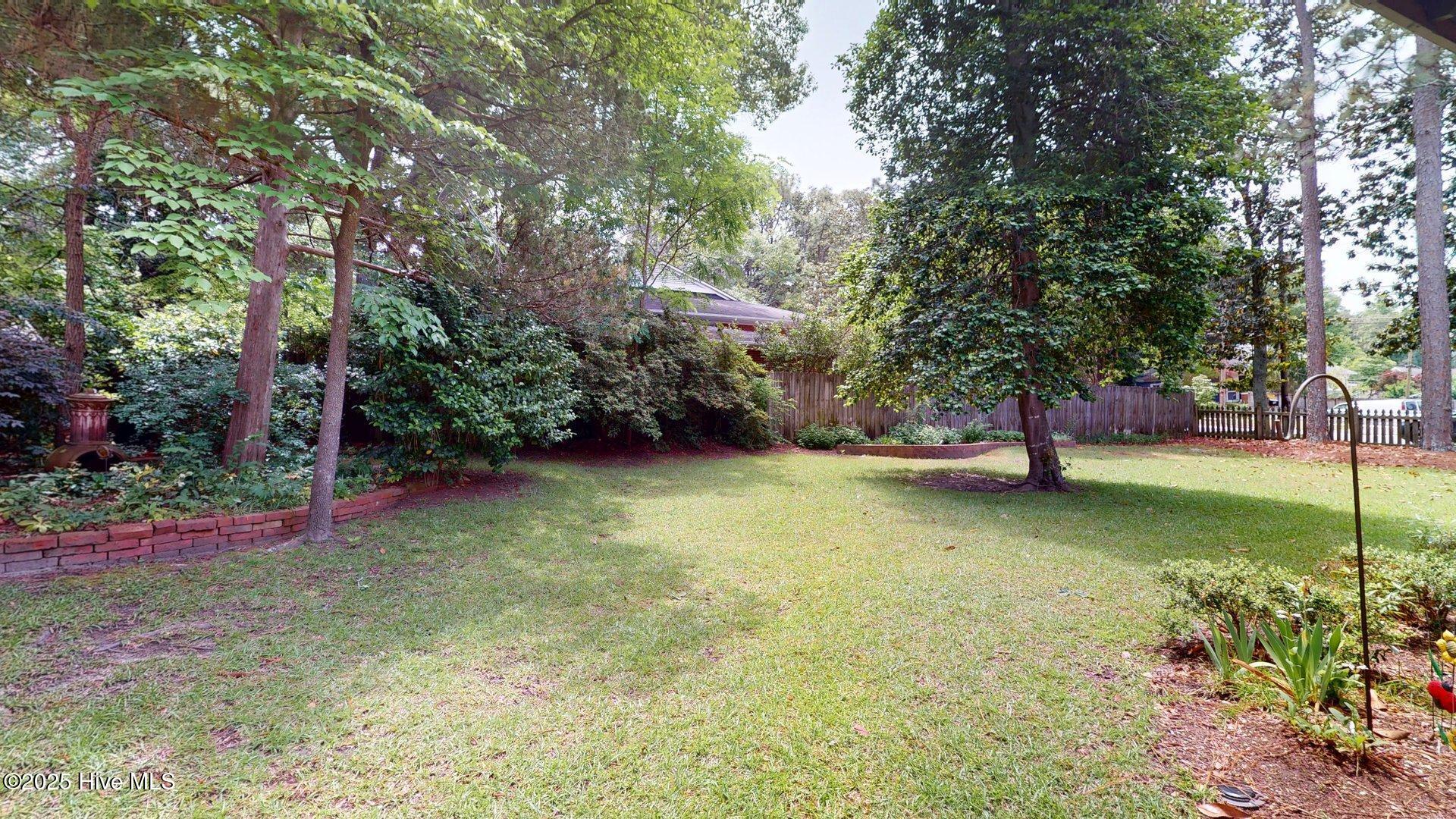 305 E New Hampshire Avenue