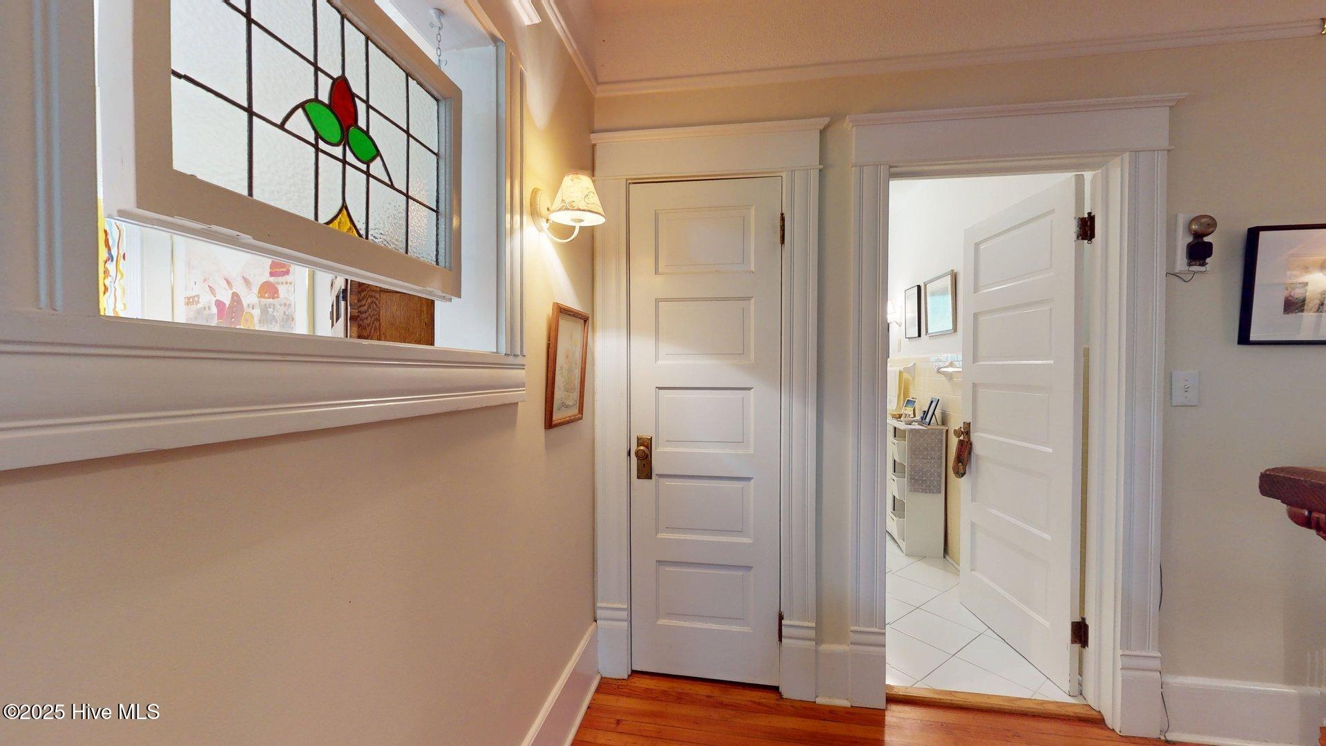 305 E New Hampshire Avenue