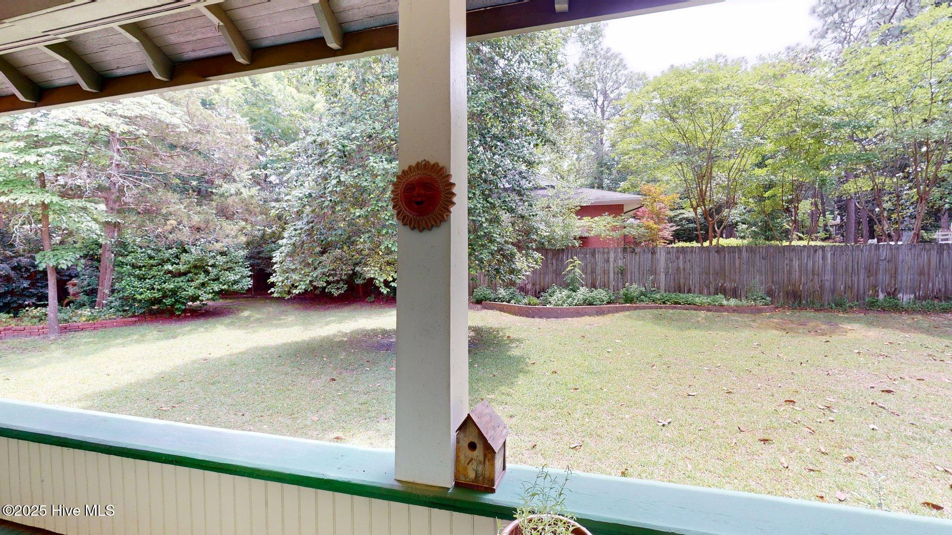 305 E New Hampshire Avenue