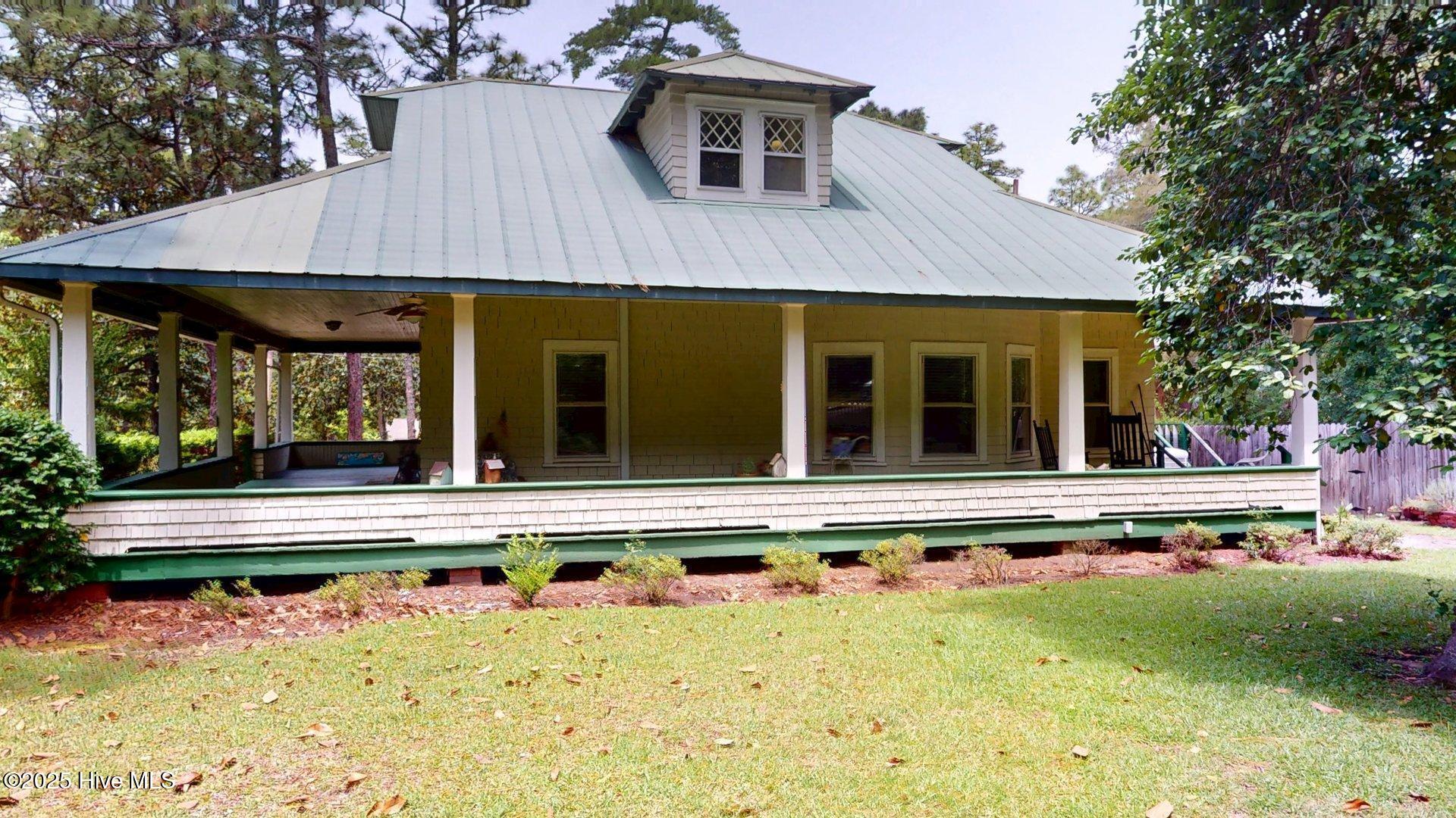 305 E New Hampshire Avenue